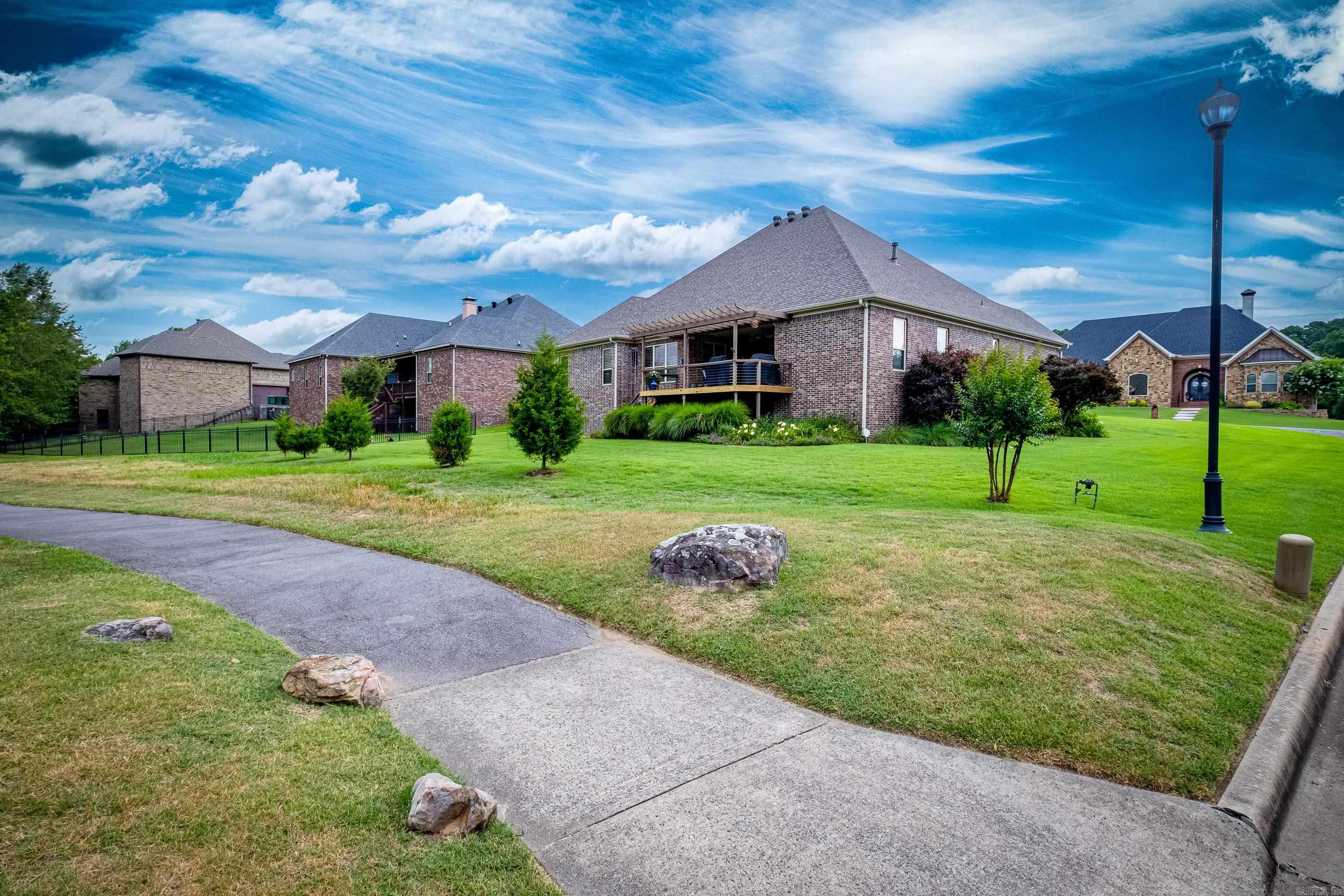 WOODLANDS EDGE - Residential