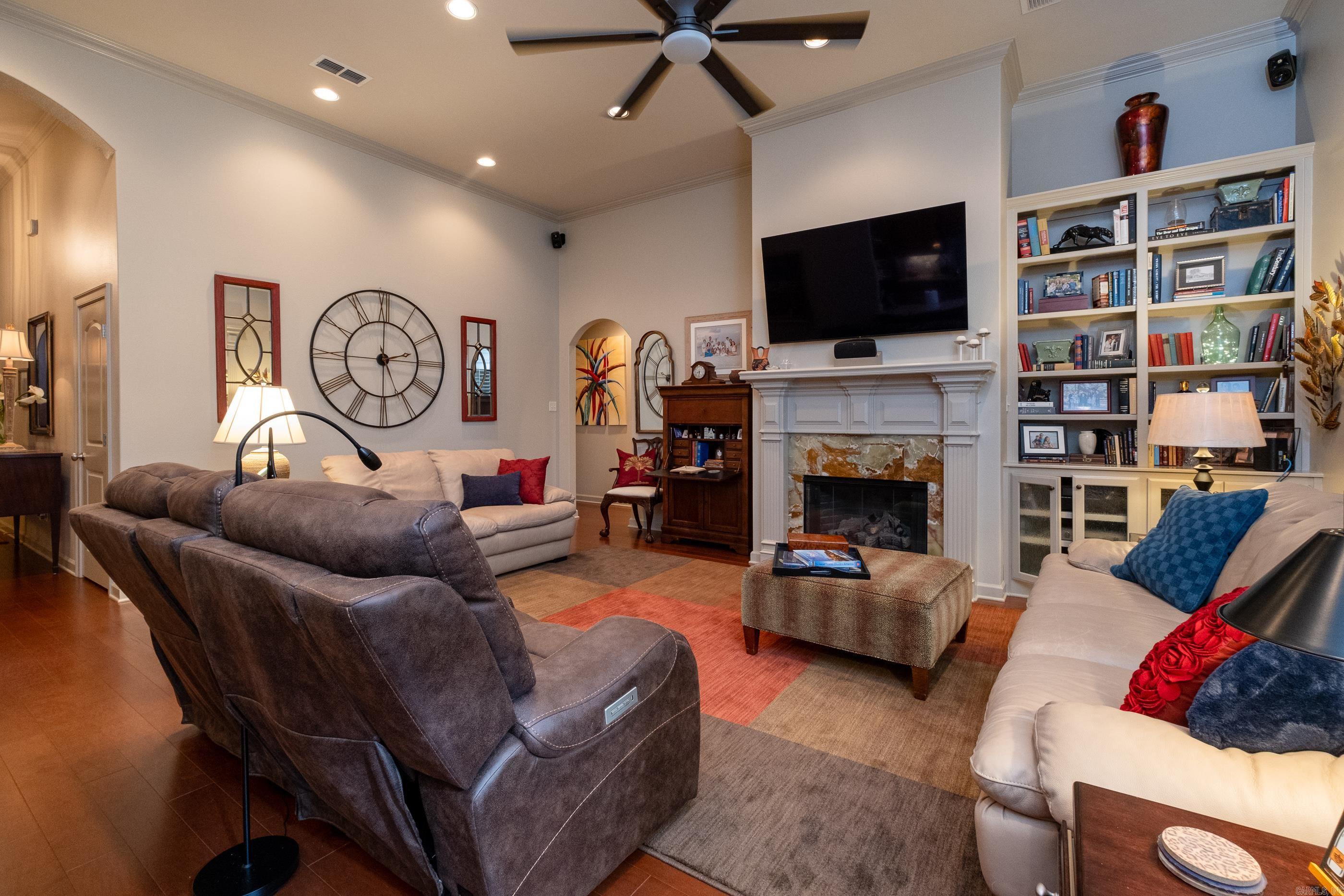 WOODLANDS EDGE - Residential