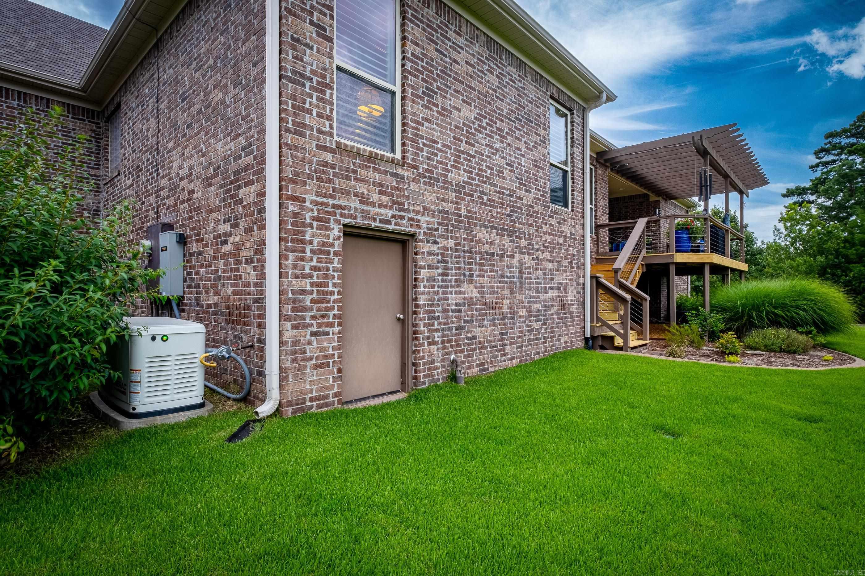 WOODLANDS EDGE - Residential