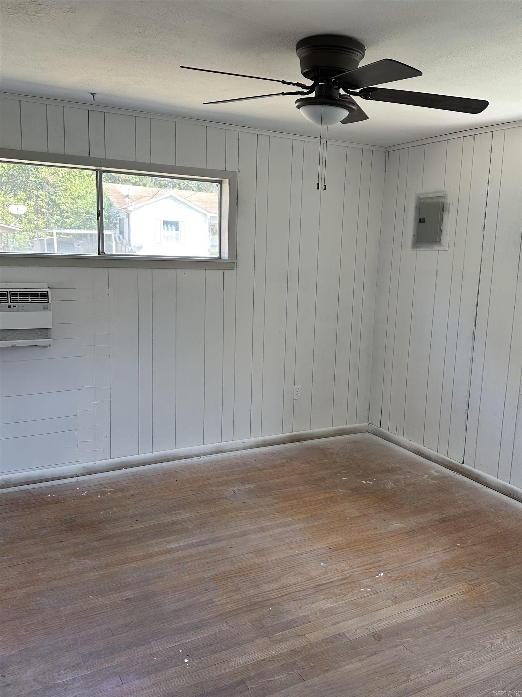 LONGINO & GOODE - Residential