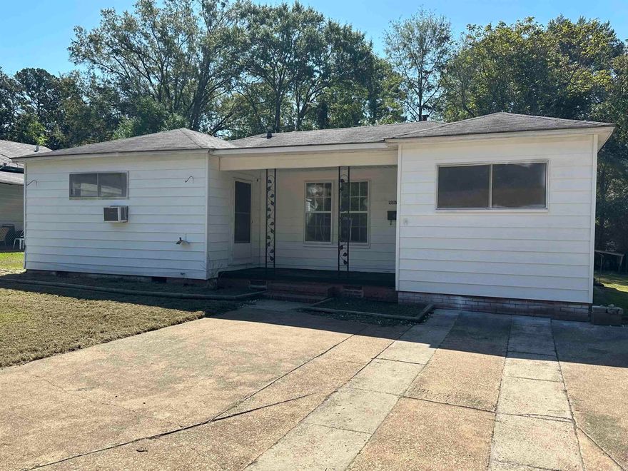 With over 1800 square feet this home offers 3 bedrooms and 2 bath, washer and dryer hook-ups. The property is located less than five minutes from town.