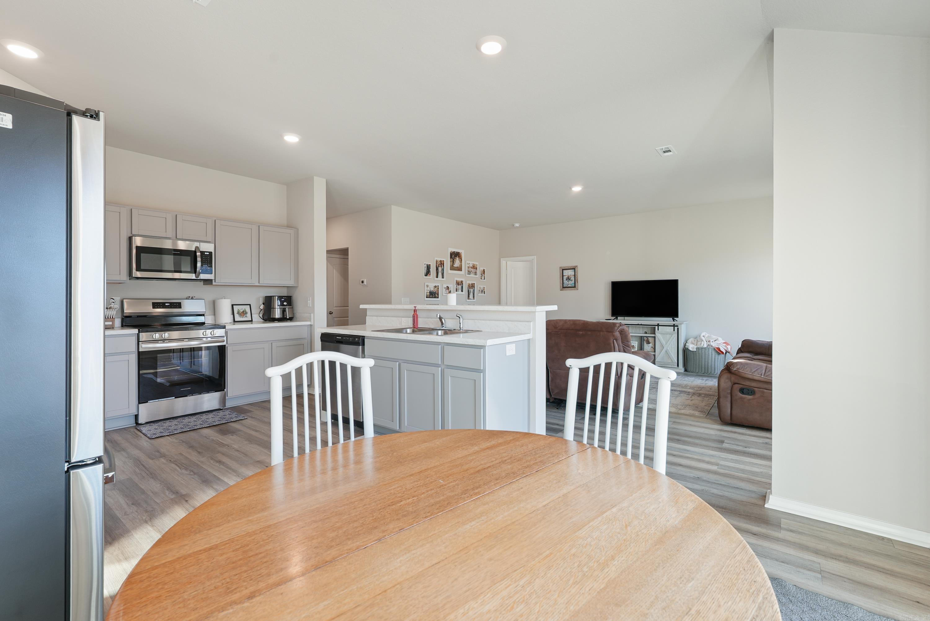 STAGECOACH MEADOWS - Residential