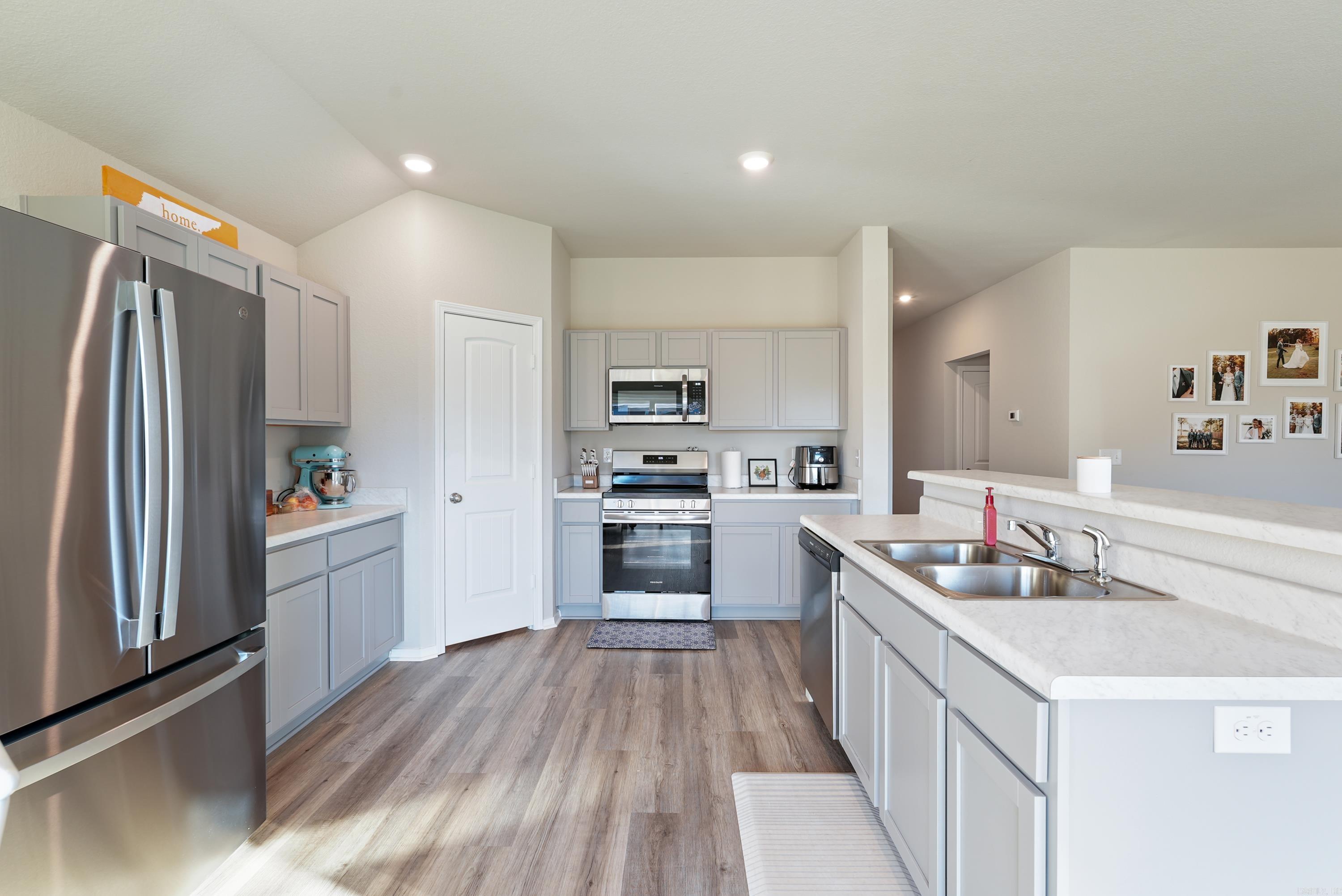 STAGECOACH MEADOWS - Residential