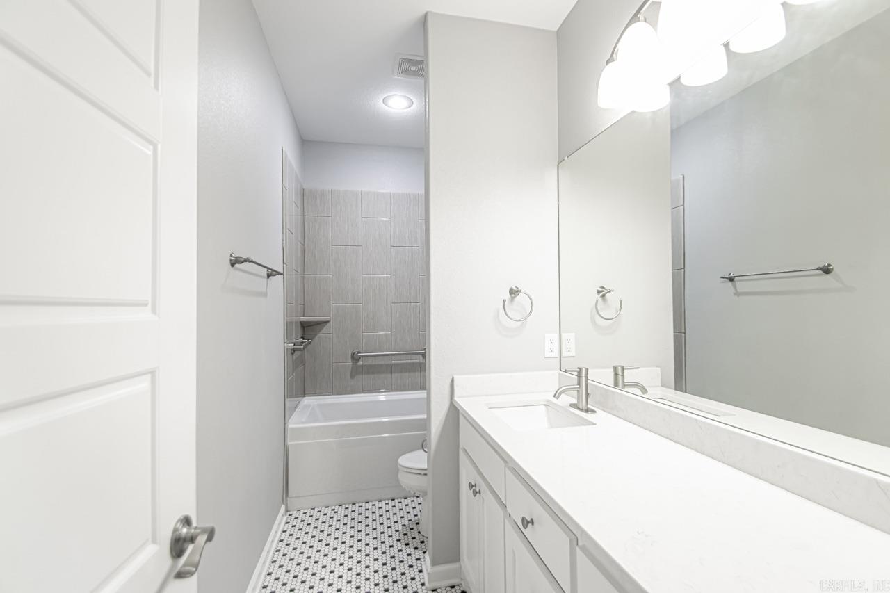 RICHLAND HILLS - Residential