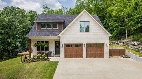 Photo of 20 W Case Cove, Greenbrier, AR 72058 (MLS # 26022570)