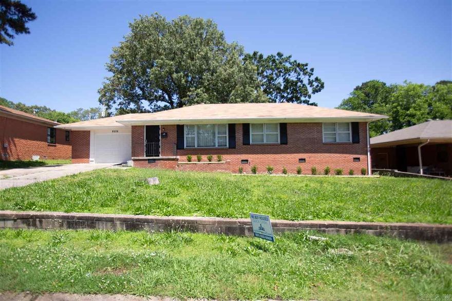 Beautiful 3Bd/1.5 Brick home in Little Rock . Newly Renovated throughout entire house ! Brand new kitchen appliances . Great Location    Move in ready !!