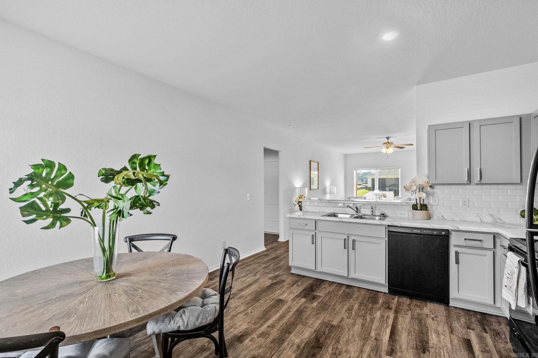 STAGECOACH MEADOWS - Residential