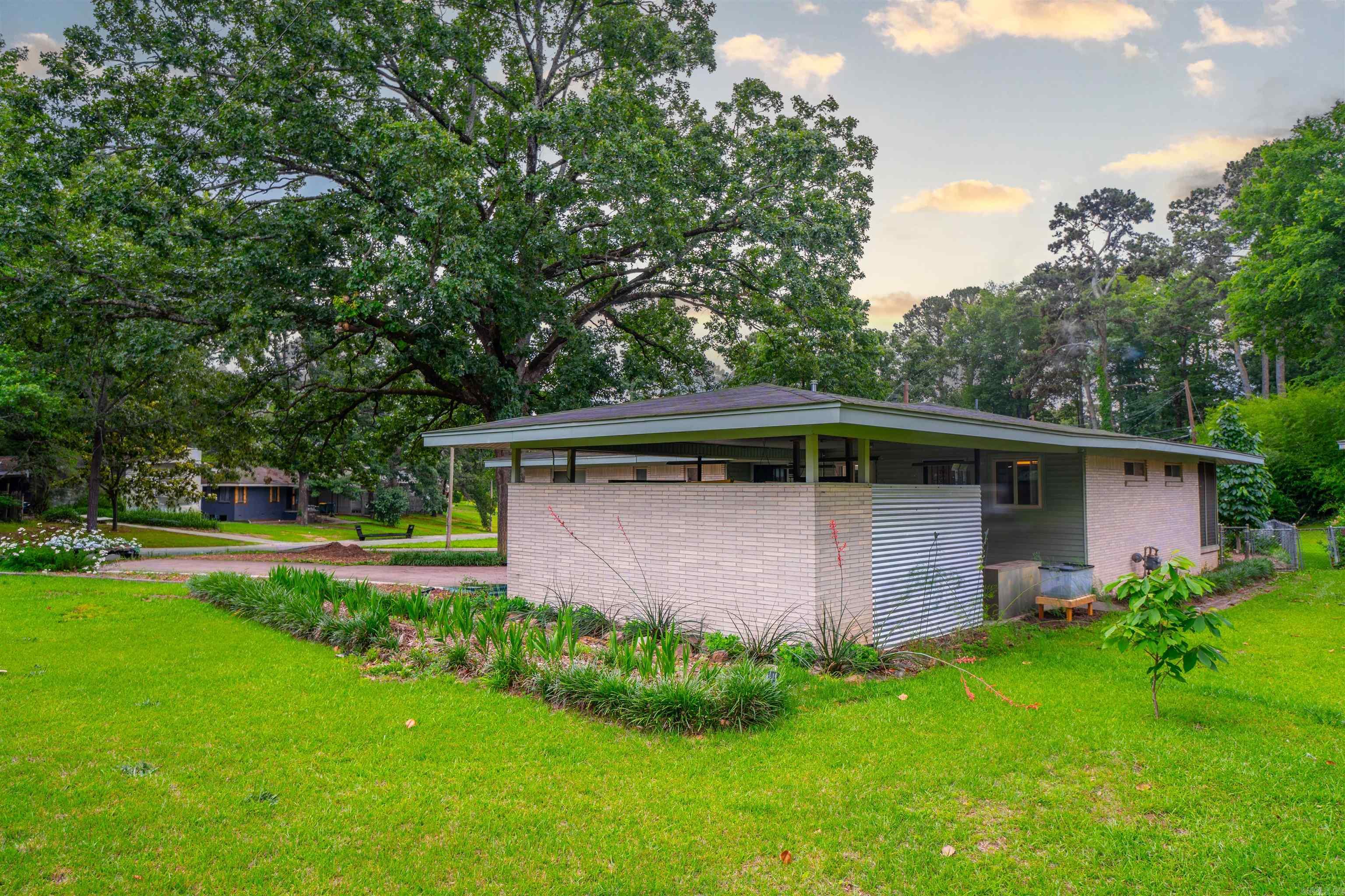BROADMOOR ADD - Residential