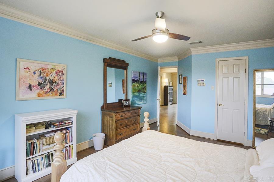 LONGLEA - Residential