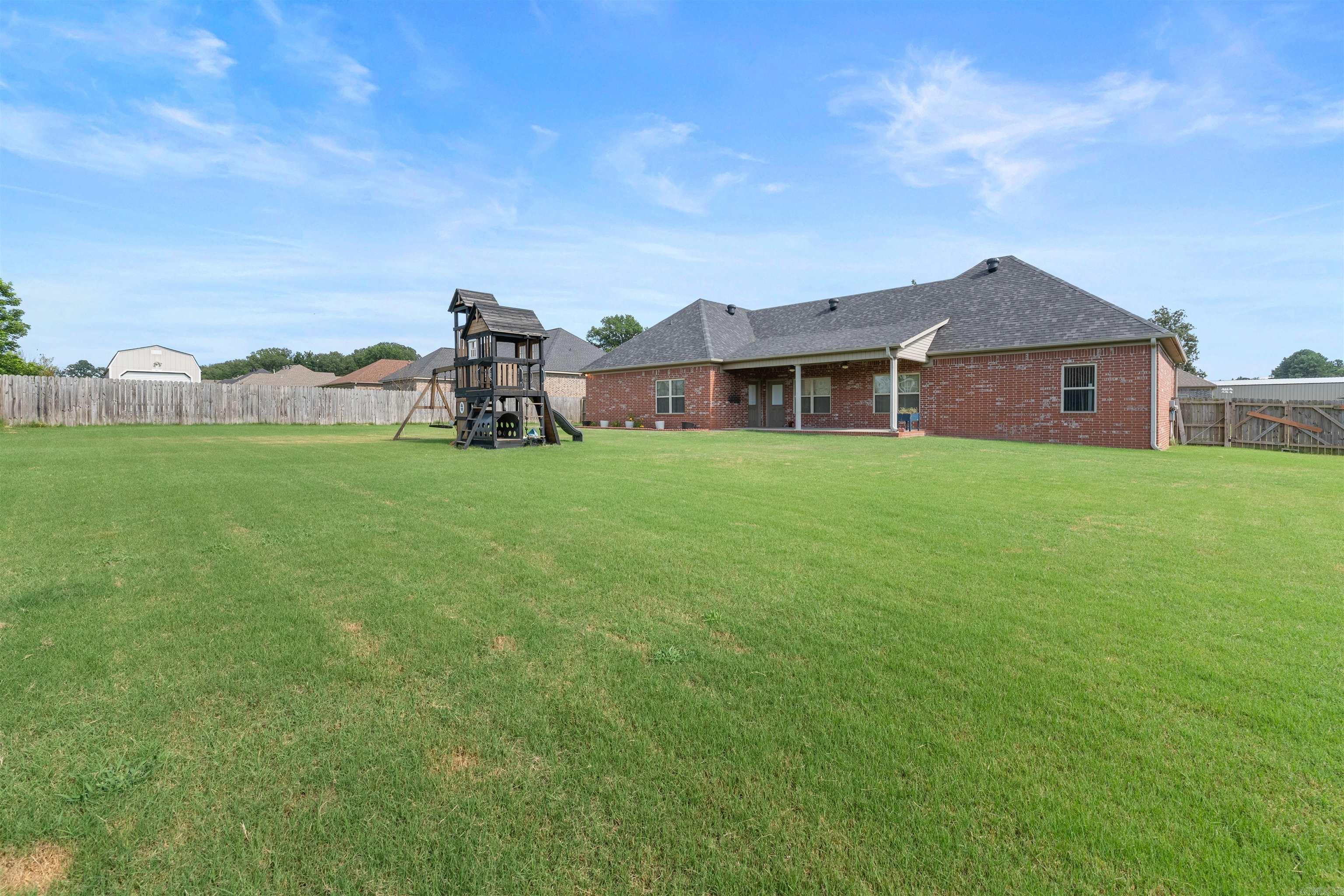 SHADOW CREEK - Residential