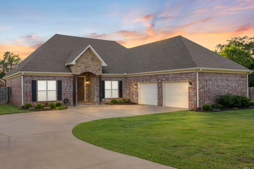 Stunning move-in ready home in the desirable Colony West neighborhood. Tons of space in this home. The updated kitchen includes quartz countertops, a gorgeous backsplash, new dishwasher, updated appliances, and painted cabinets. The open floor plan encourages gathering and sharing memories in the kitchen, dining, and living room. Split floor plan with all 4 bedrooms downstairs. Middle bedroom at front of home could also be used as an office. Primary suite has quartz countertops, a soaking tub, and separate shower. Large closet in primary suite. 3 full bathrooms. Upstairs is the bonus room that would be perfect for a play room, gaming room, library, or media room. Large back porch with ceiling fans to help keep you cool so you can enjoy the long summer evenings outside. Fully fenced back yard with extra landscaping. Large lot. Great neighborhood with easy access to shopping, restaurants, and just minutes from schools and Harding University.