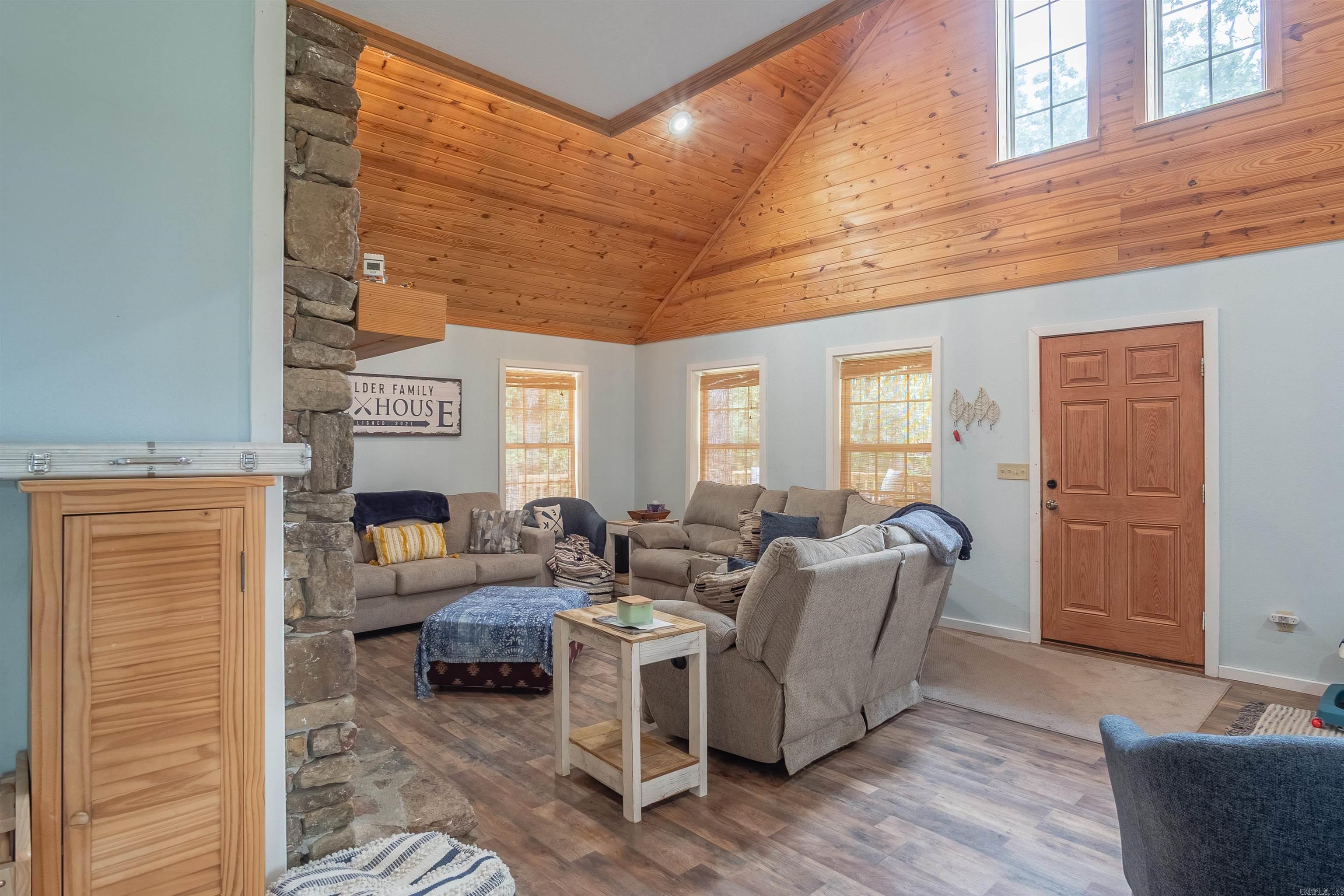 TIMBER LAKE - Residential