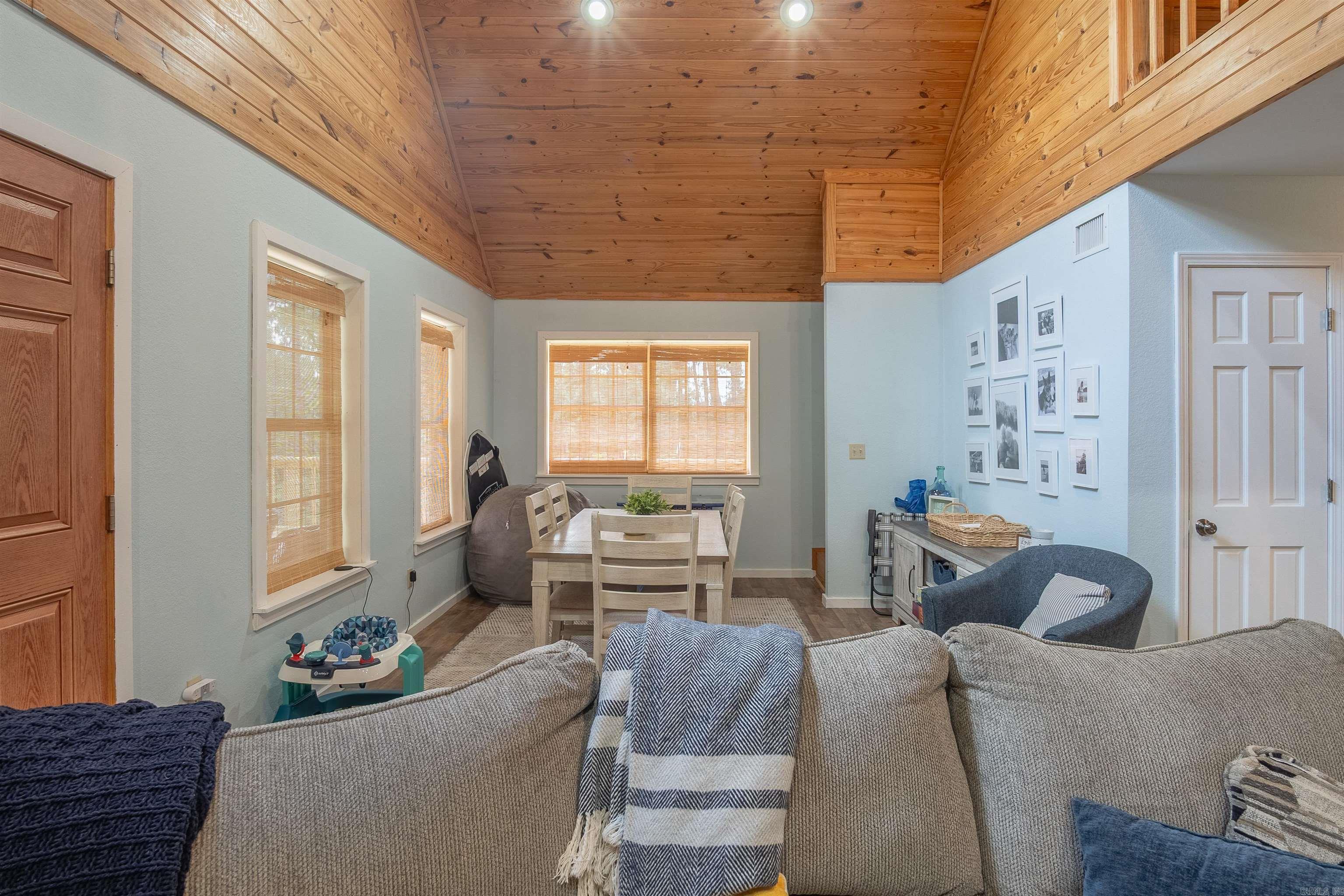 TIMBER LAKE - Residential