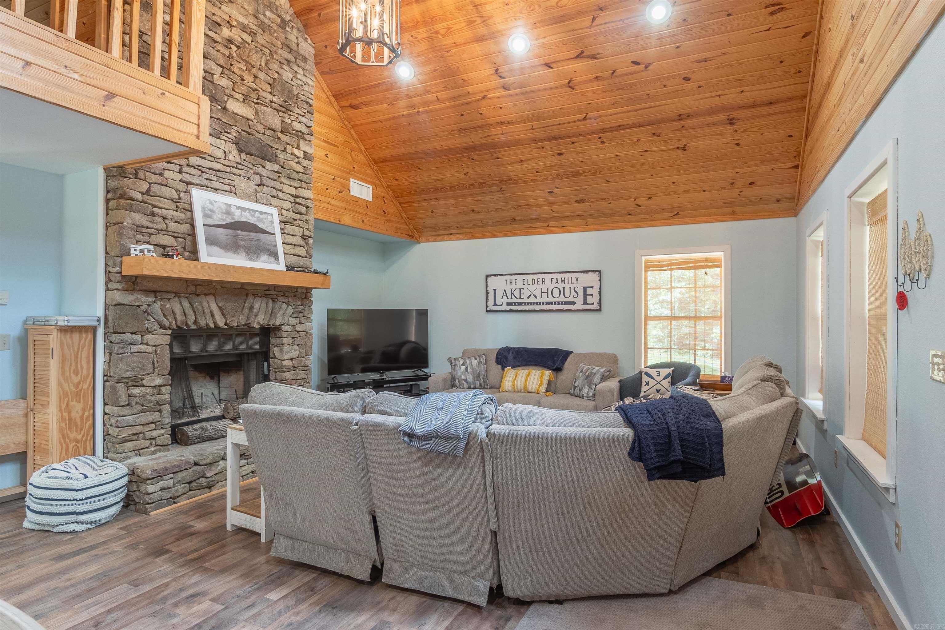 TIMBER LAKE - Residential