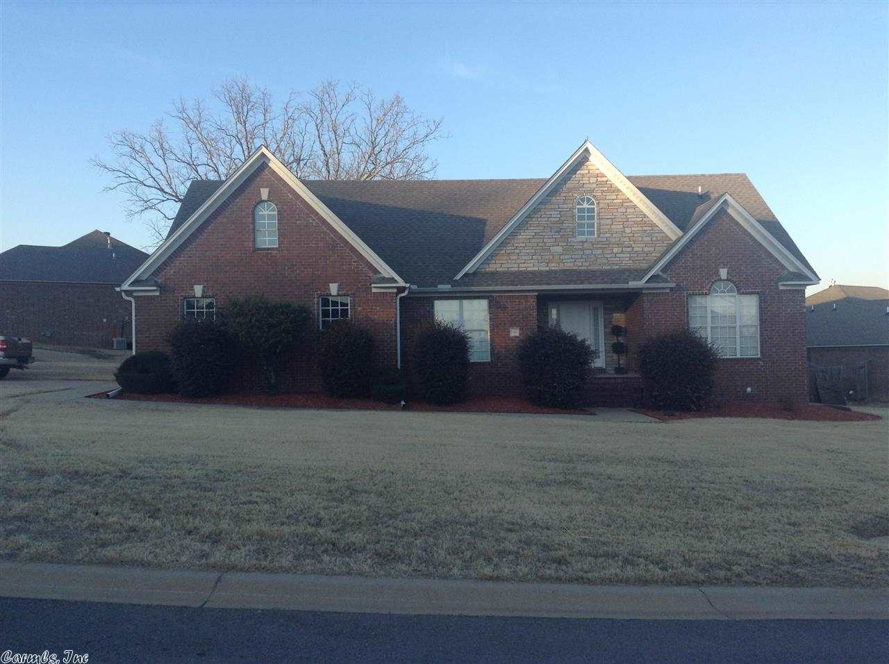 Custom home in great subdivision. Open floor plan with trey and vaulted ceilings. Crown molding throughout. Kitchen features stainless steal appliances and granite counters with plenty of cabinet space. The eat in kitchen is open to the living room and has a separate dining room with built ins that would also work great as an office. Home sits on a HUGE corner lot. Master Suite has trey ceilings. The bath has a Jacuzzi tub and tiled shower with huge walk in closet. Call me to schedule a showing.