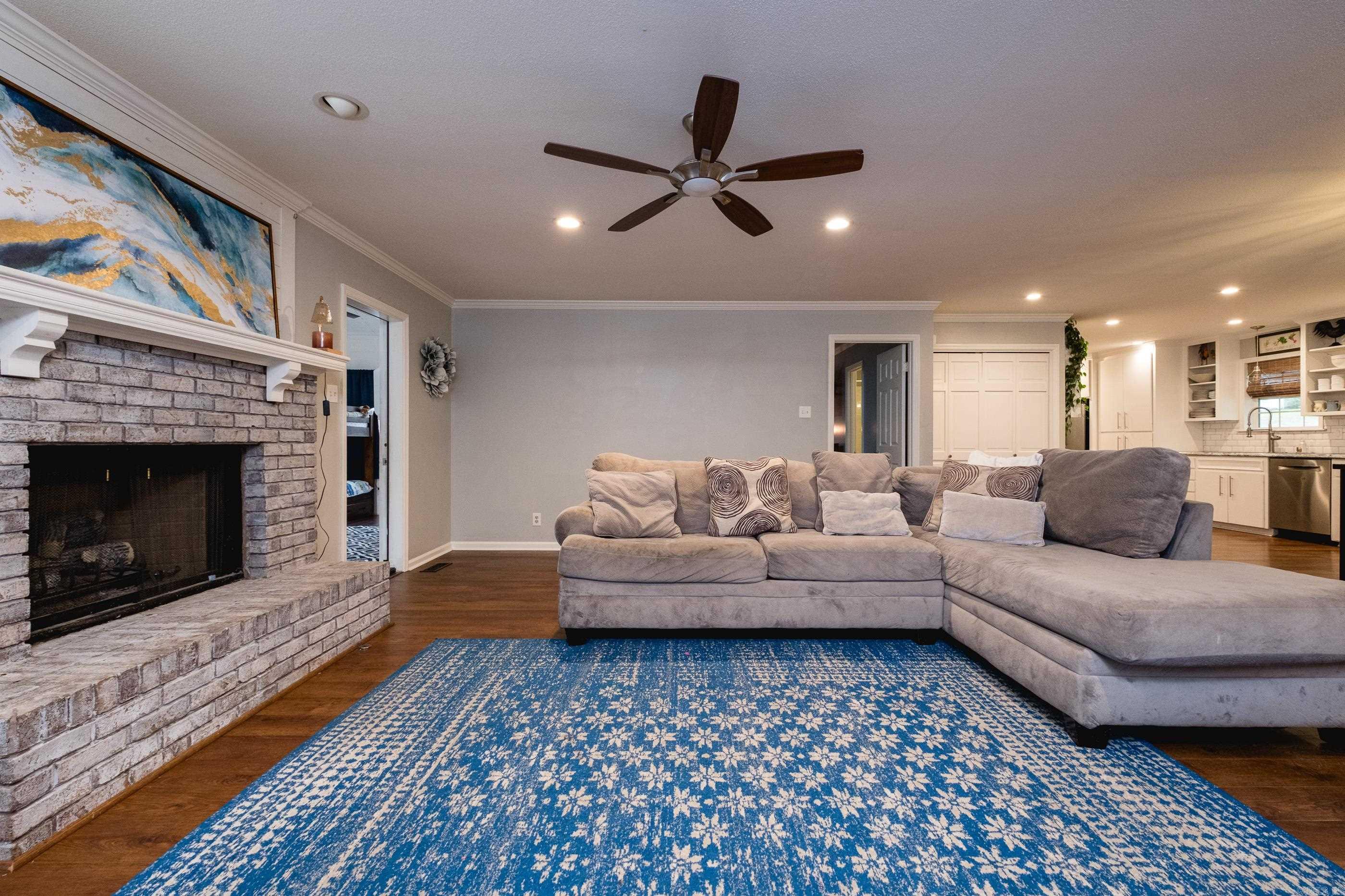 PARKWAY PLACE - Residential