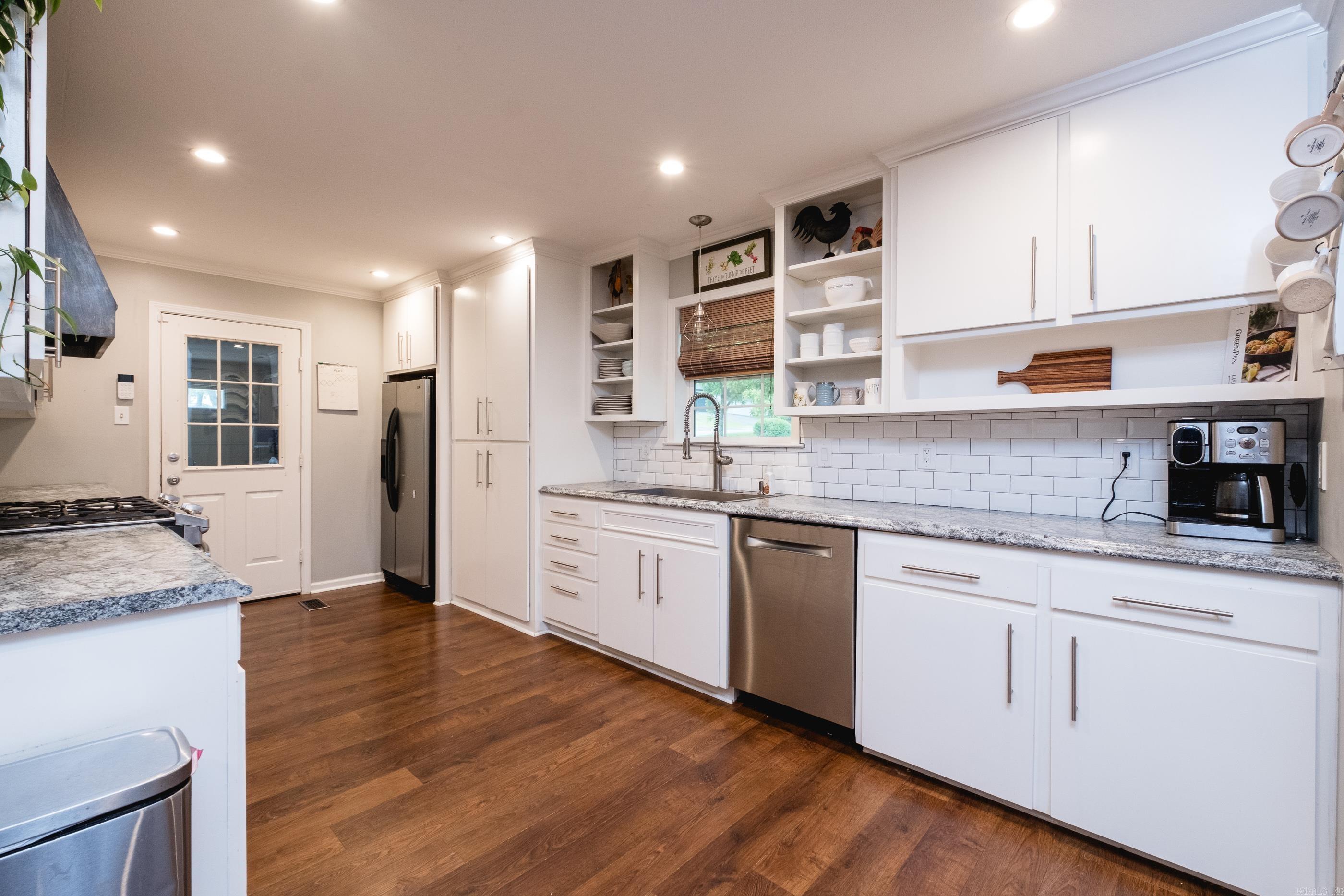 PARKWAY PLACE - Residential