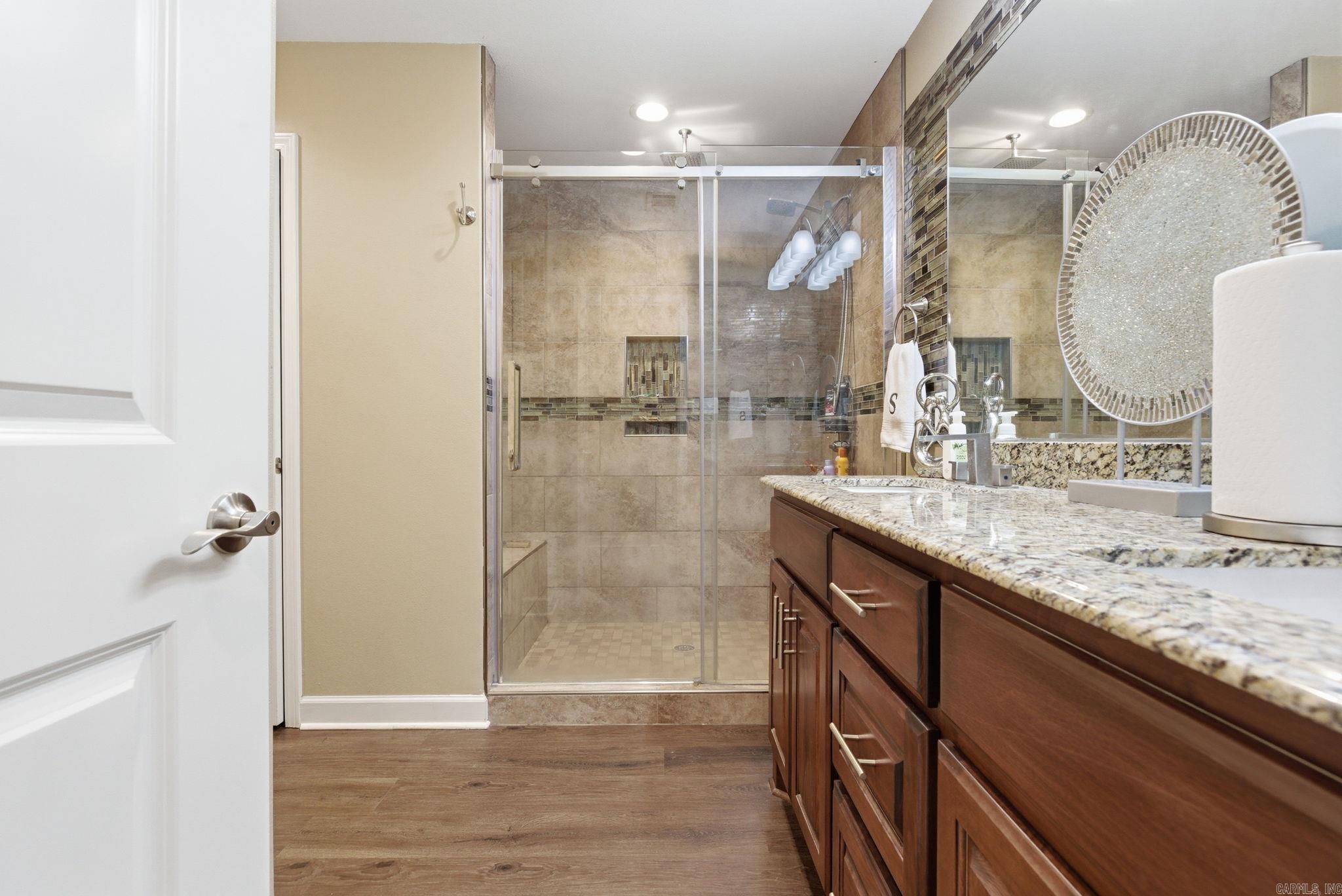 SUNSET VALLEY - Residential