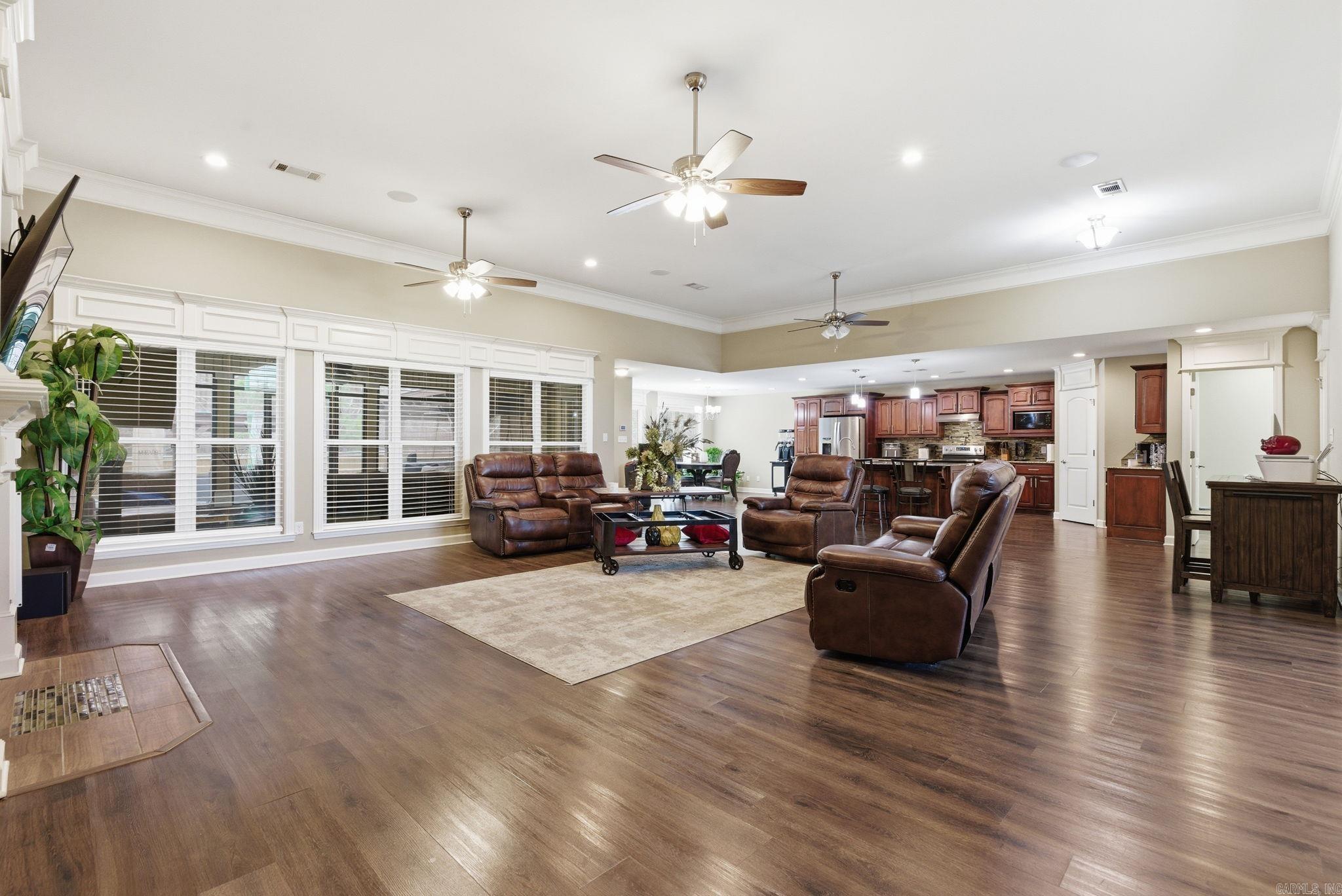 SUNSET VALLEY - Residential