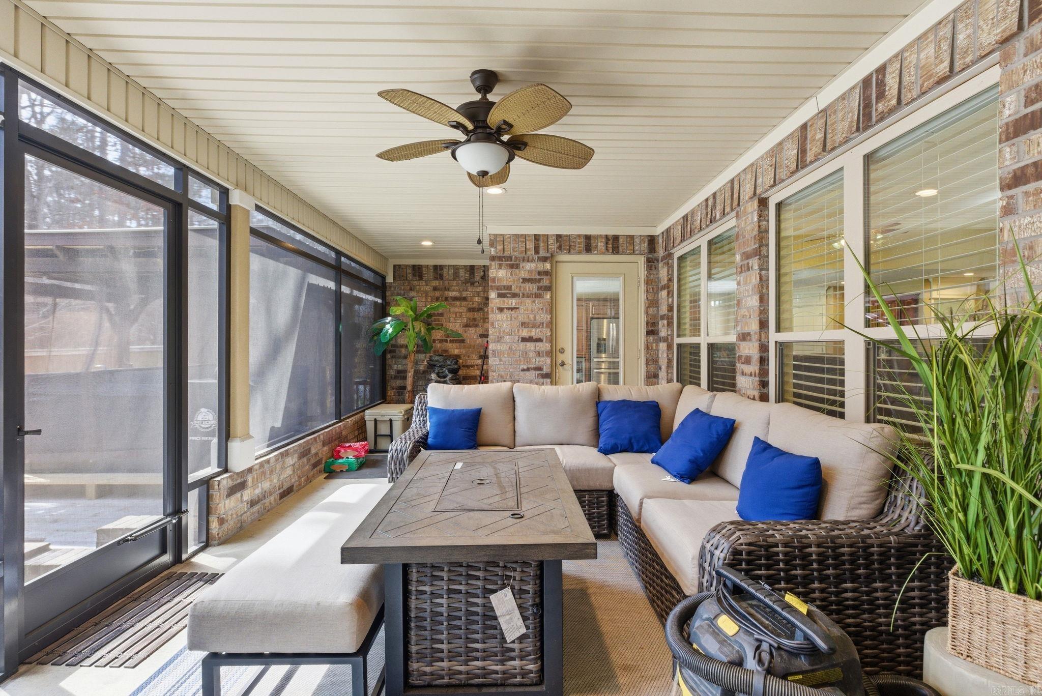 SUNSET VALLEY - Residential