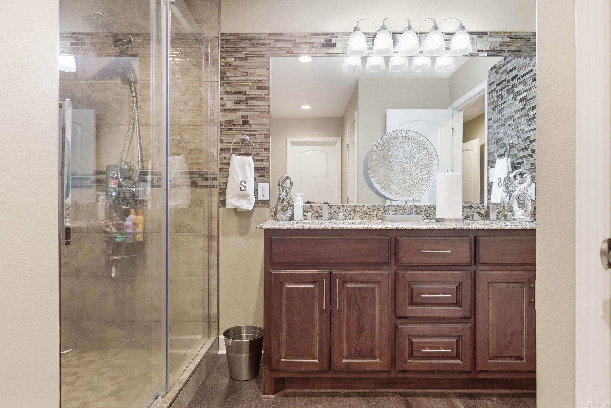 SUNSET VALLEY - Residential