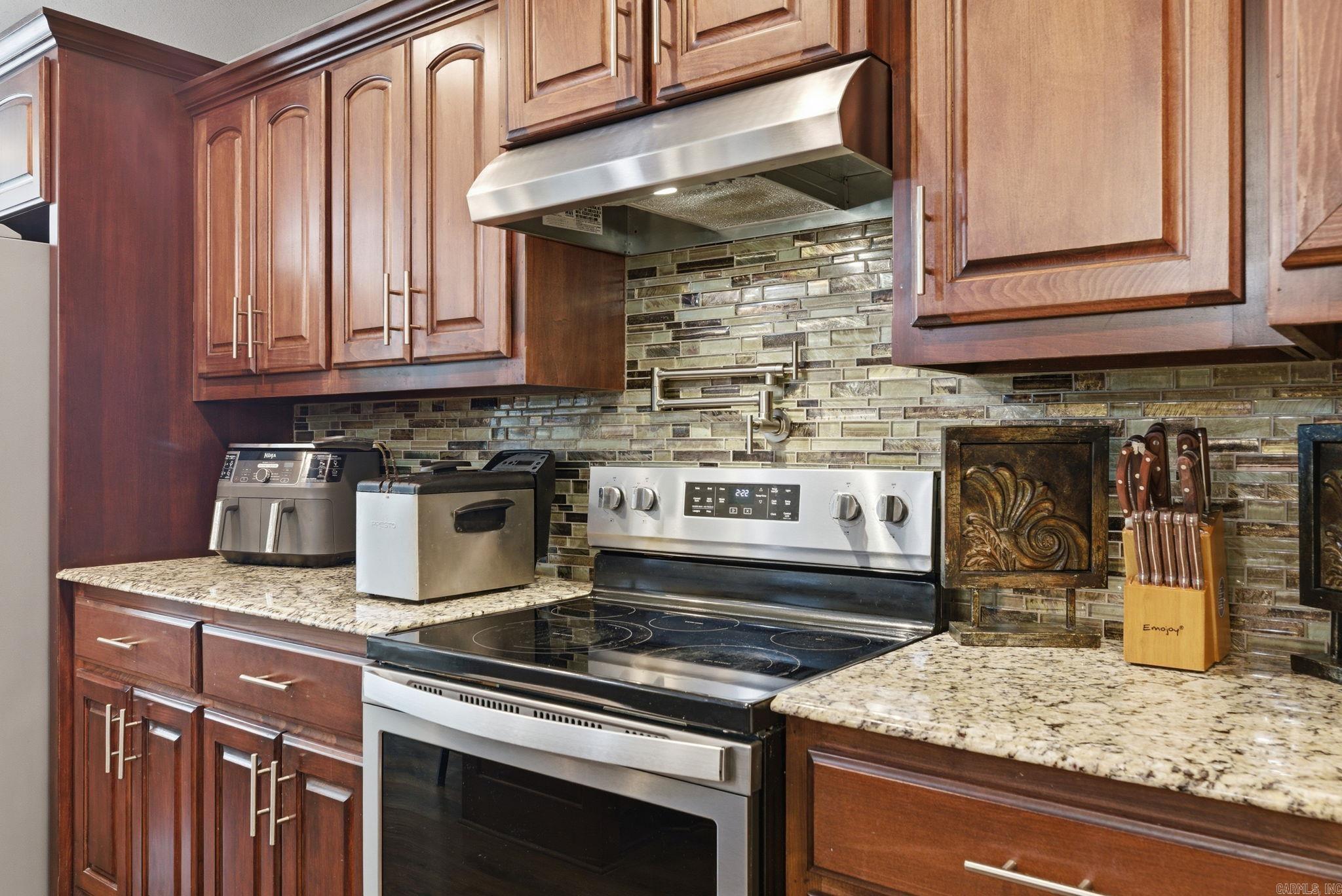 SUNSET VALLEY - Residential