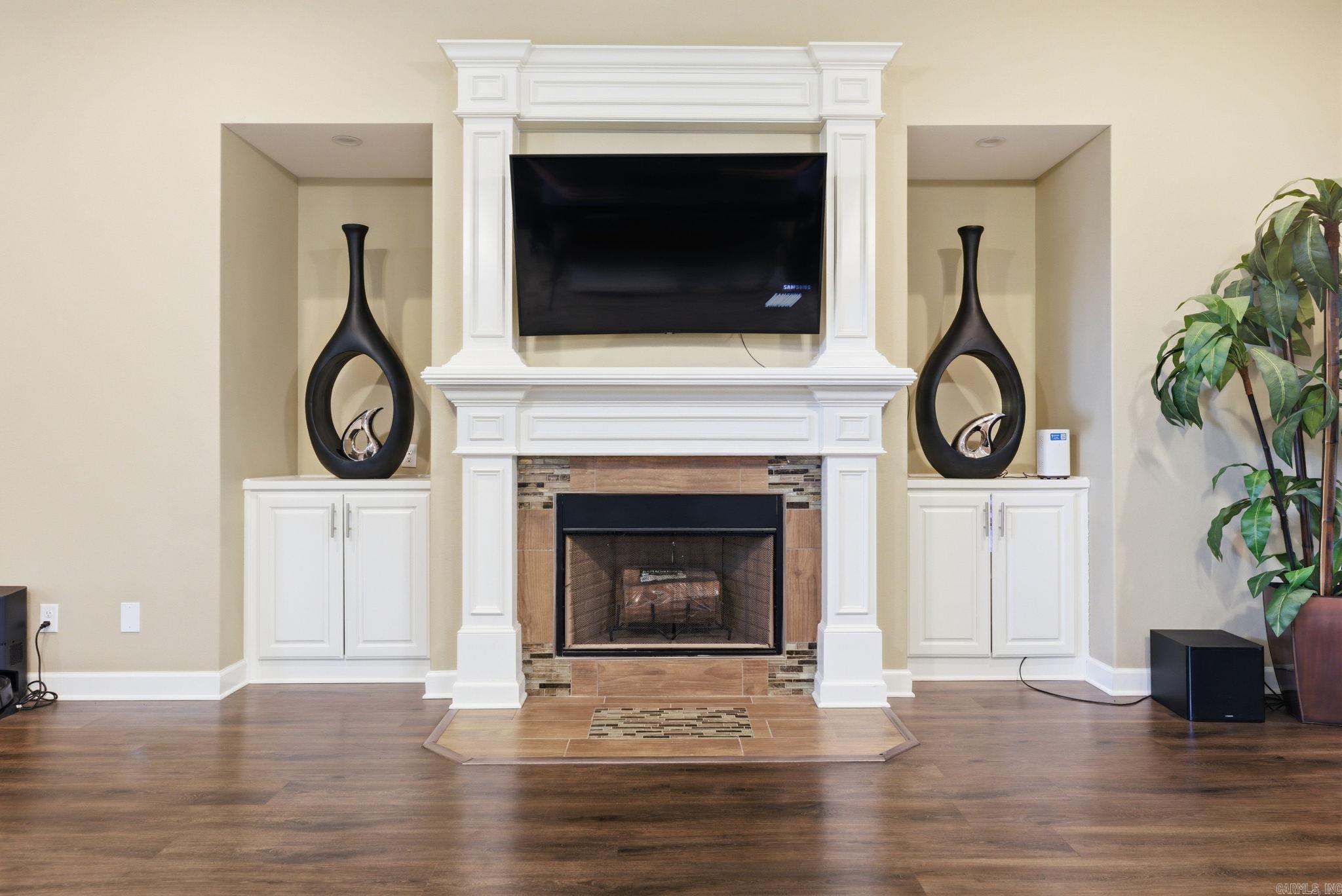 SUNSET VALLEY - Residential