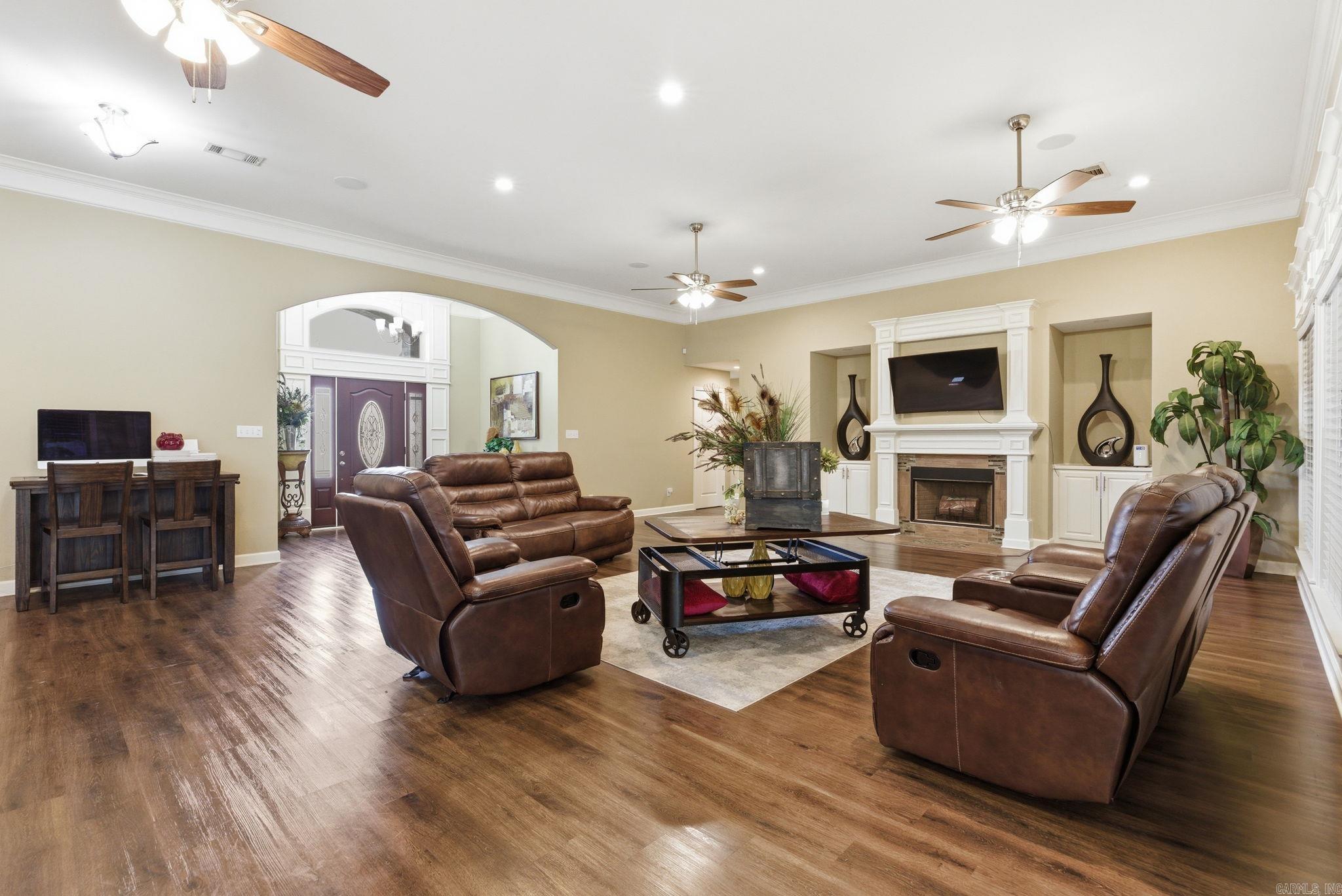 SUNSET VALLEY - Residential