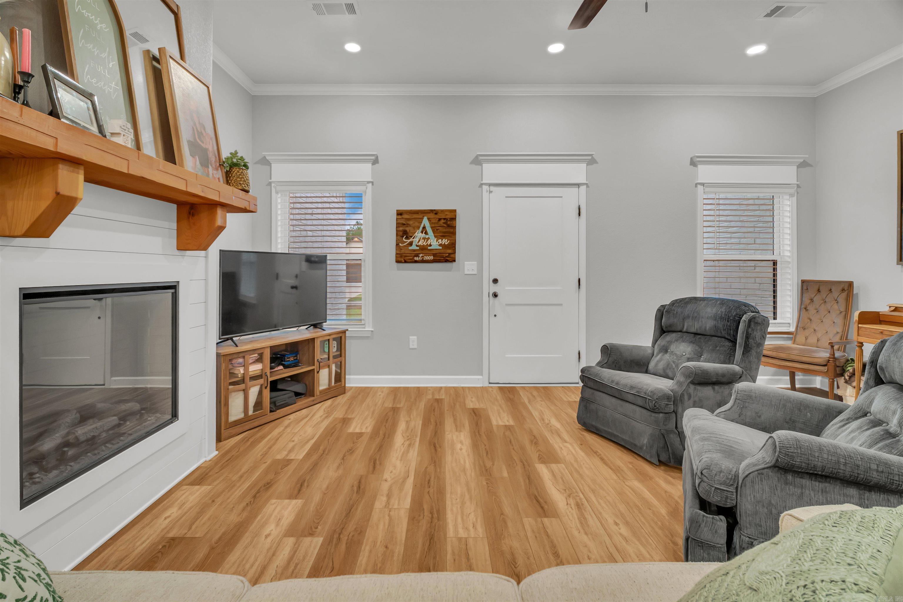 EAST MEADOW - Residential