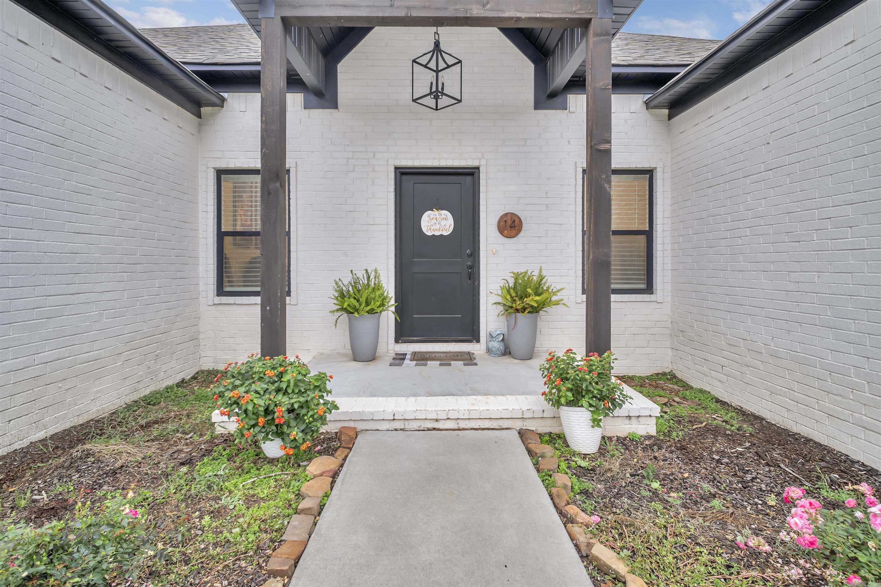 EAST MEADOW - Residential