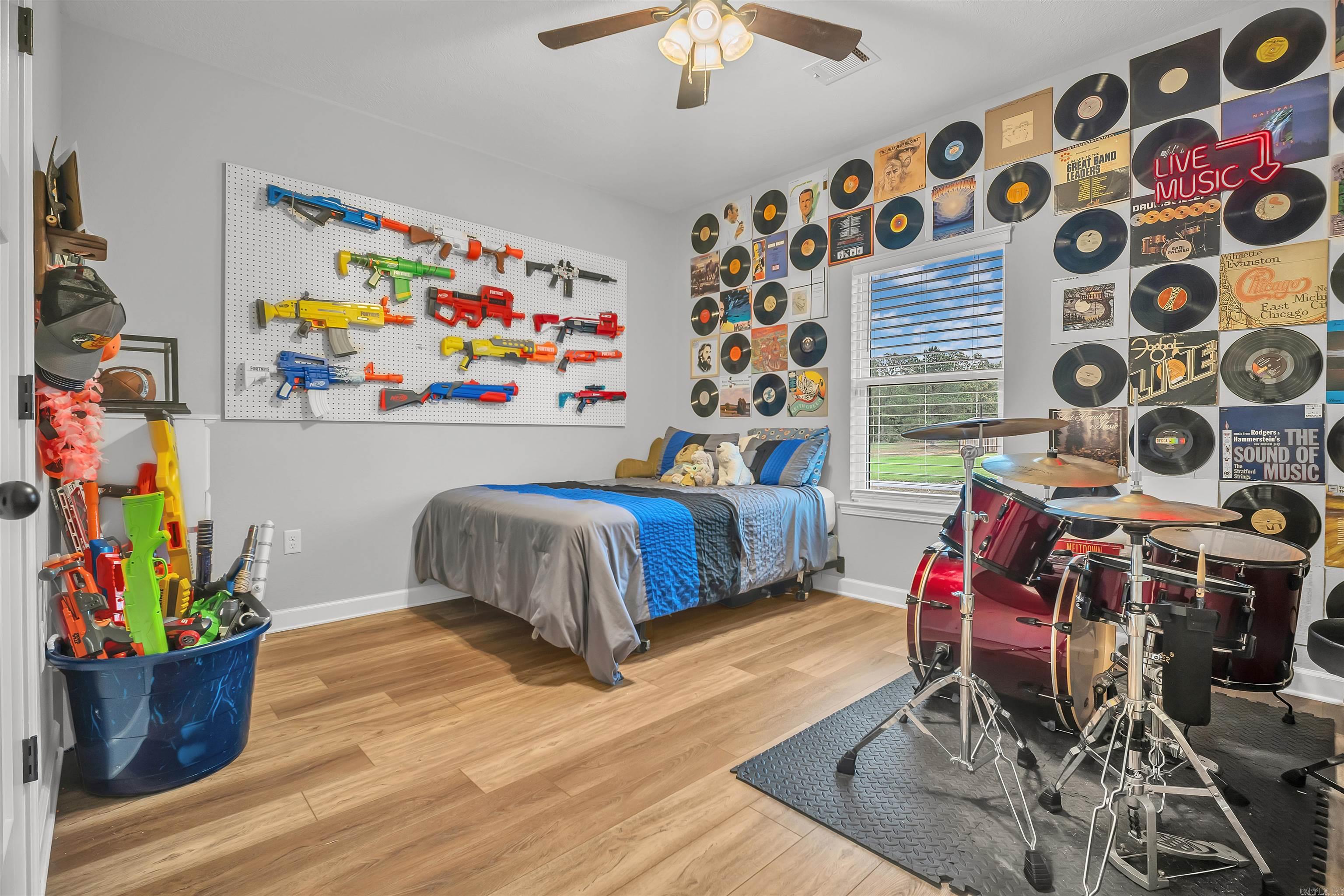 EAST MEADOW - Residential