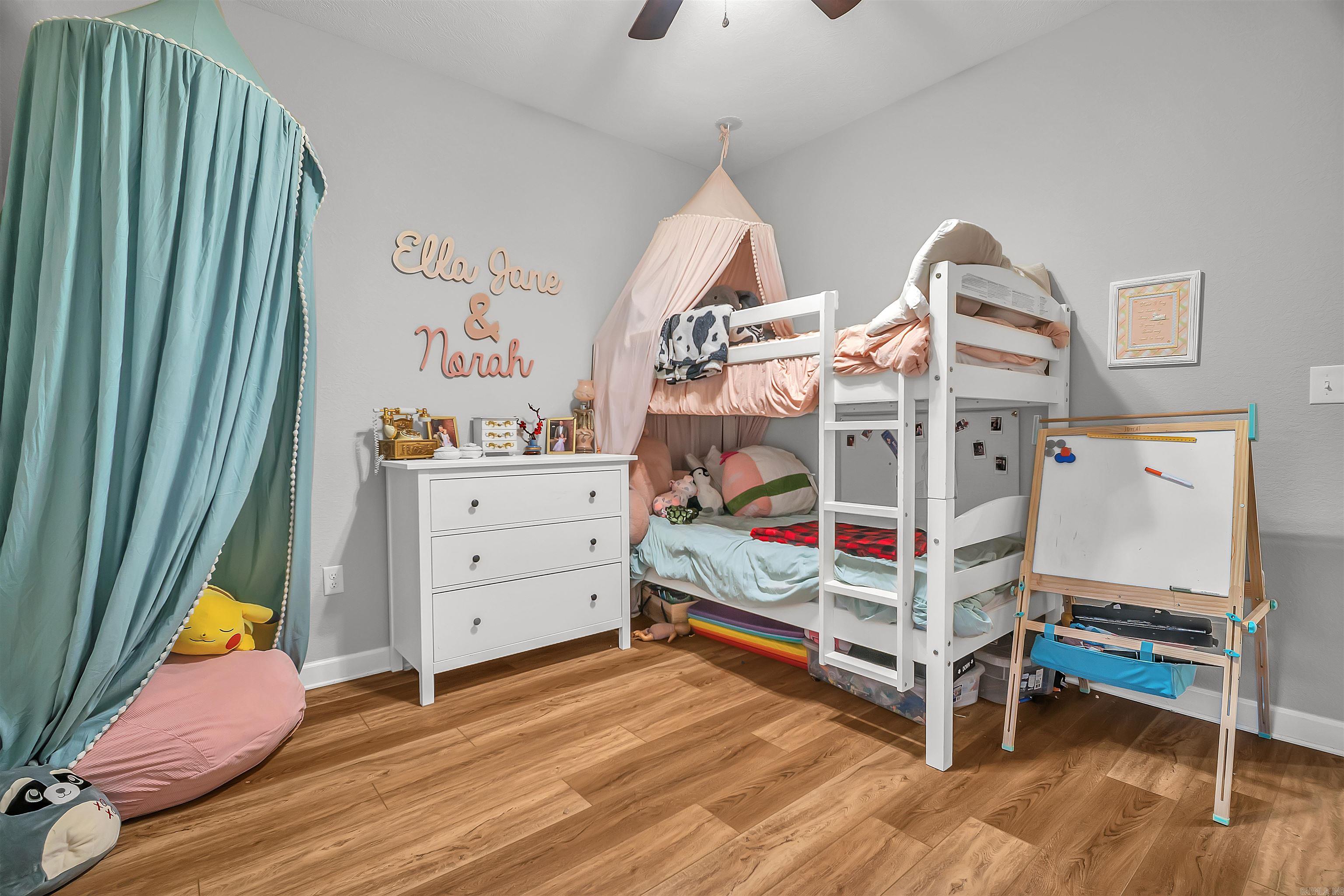 EAST MEADOW - Residential