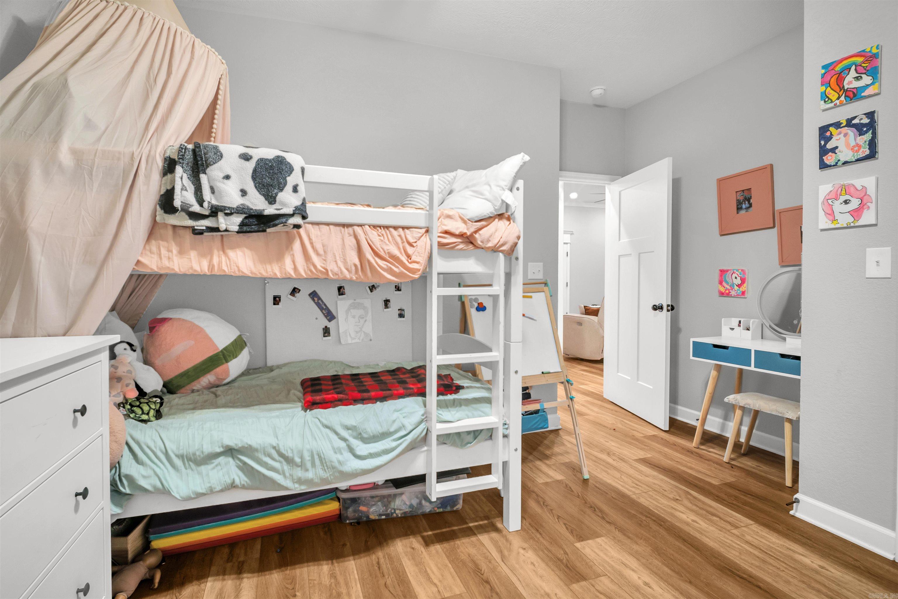 EAST MEADOW - Residential