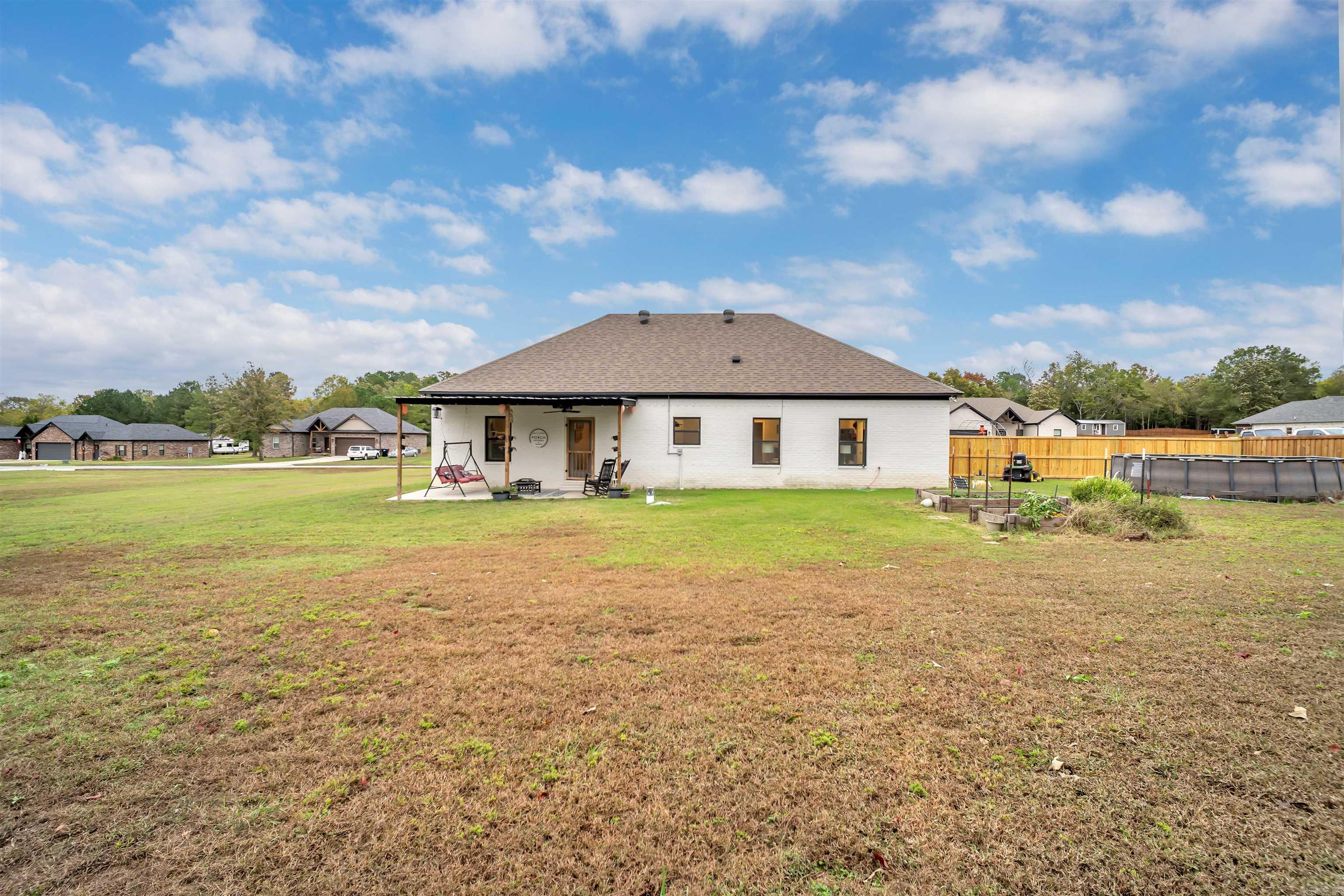 EAST MEADOW - Residential