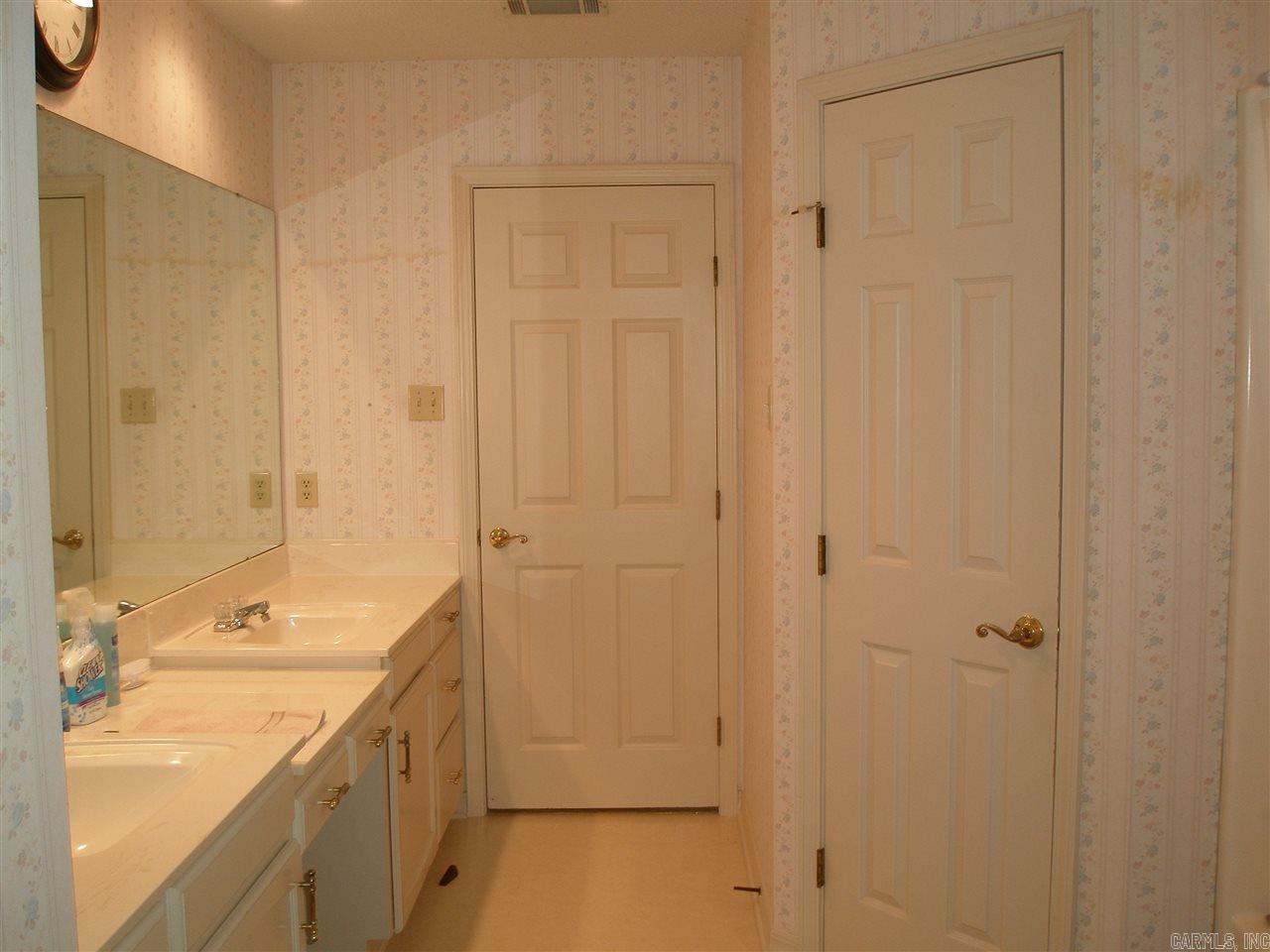 CRYSTAL VALLEY MANOR - Residential