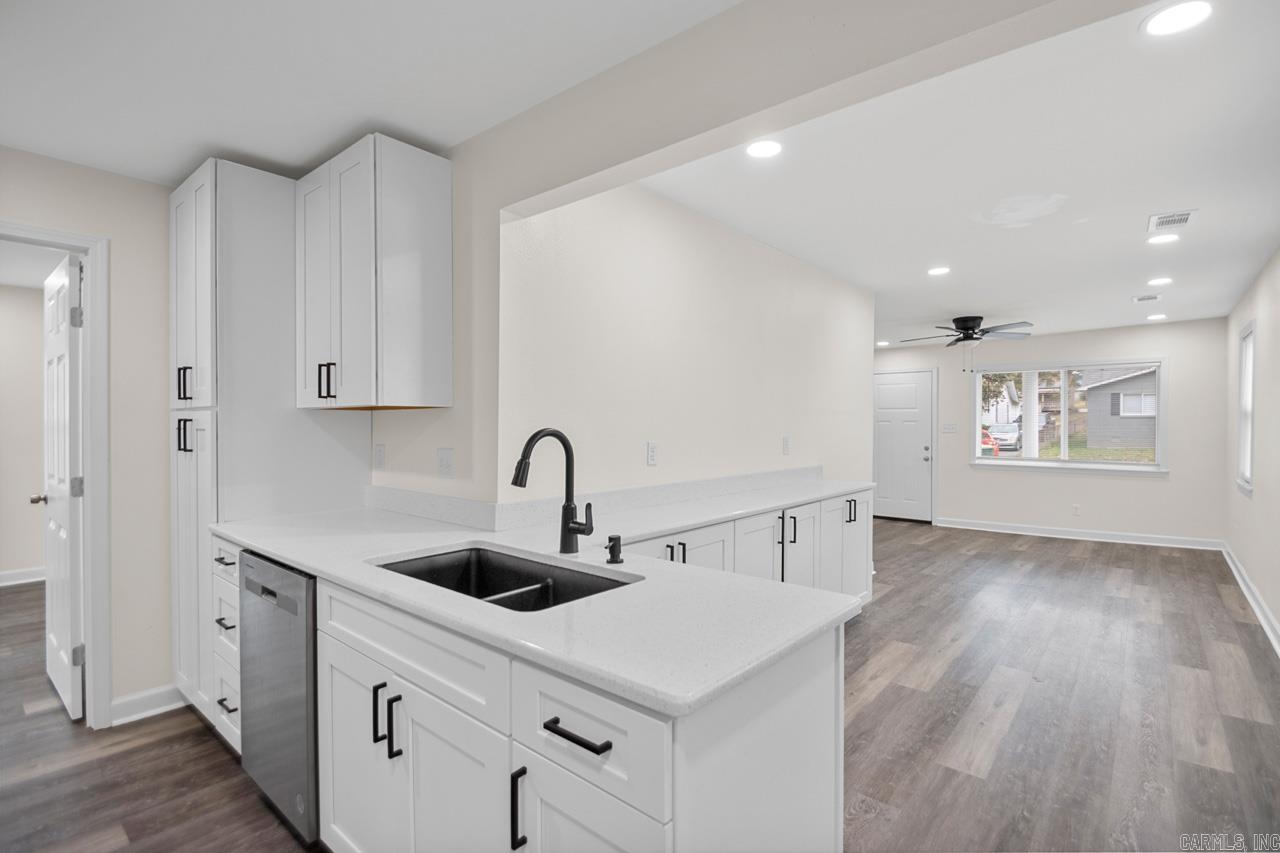 MEADOWBROOK - Residential