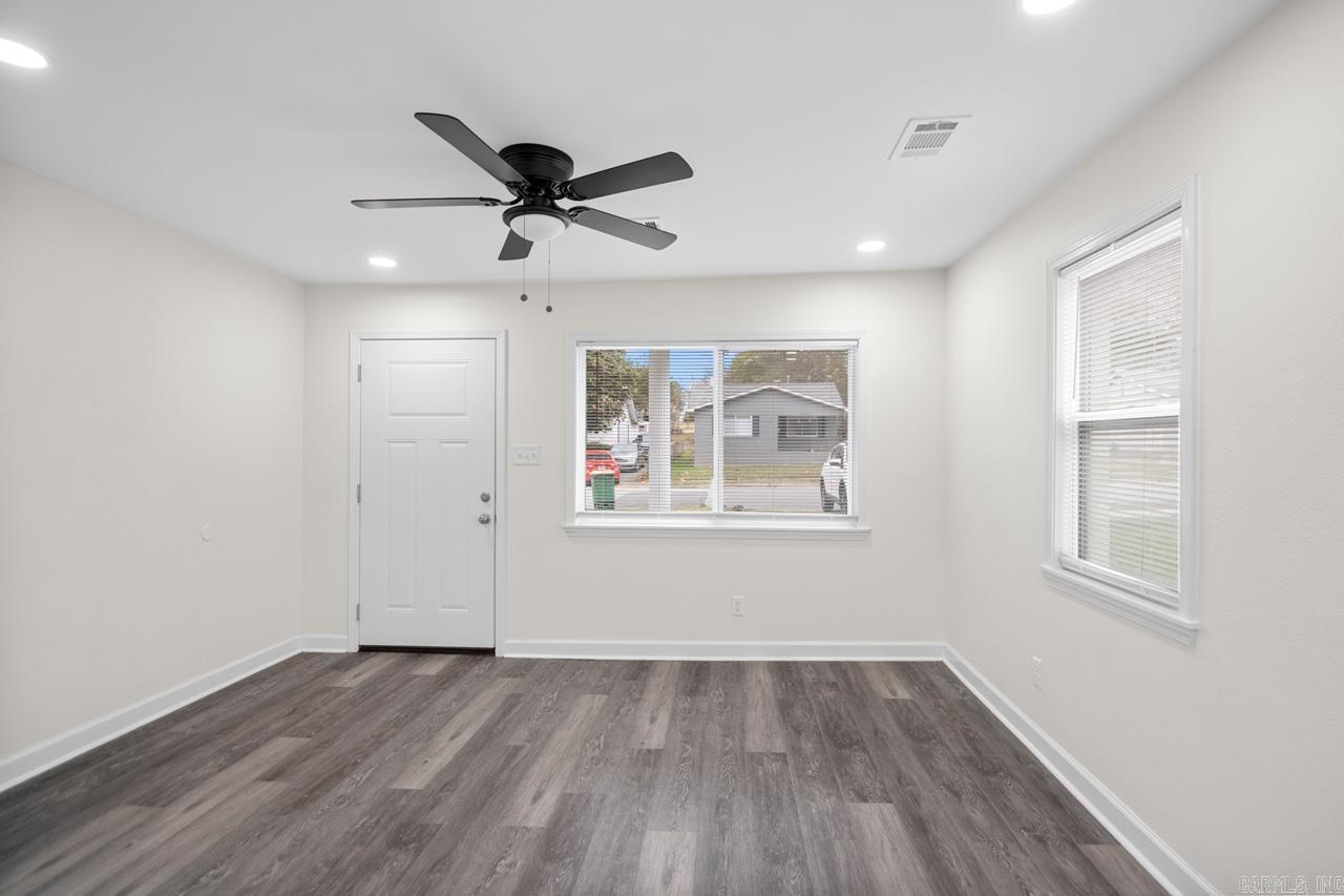 MEADOWBROOK - Residential