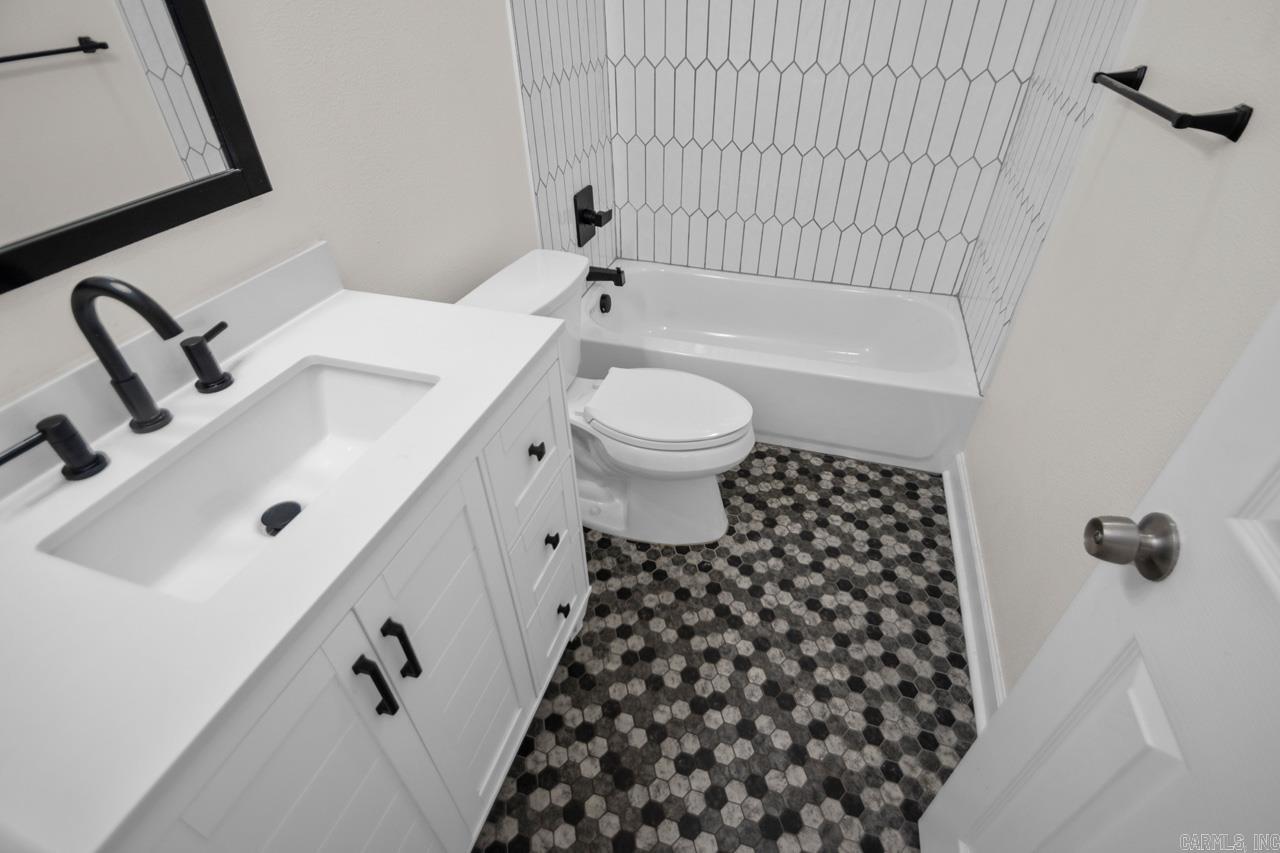 MEADOWBROOK - Residential