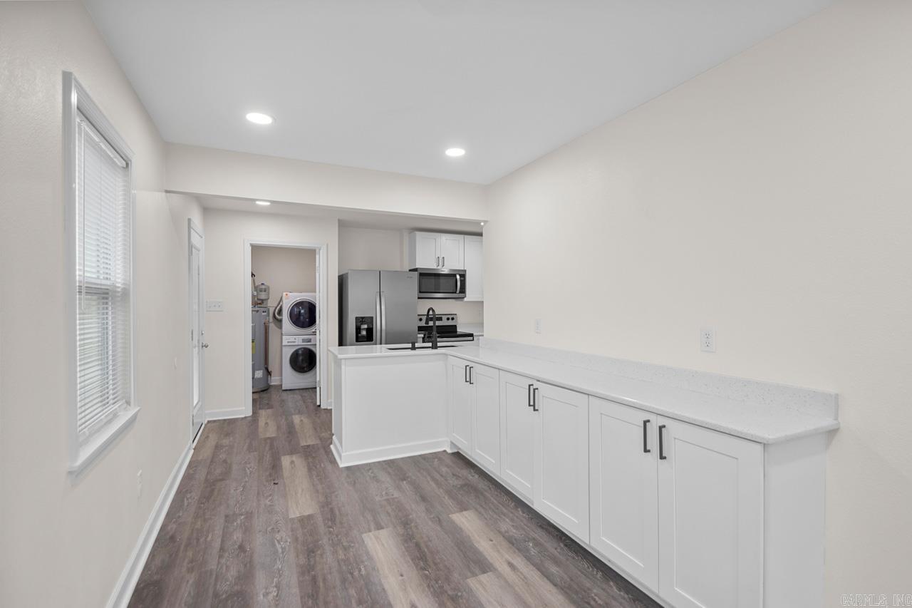 MEADOWBROOK - Residential
