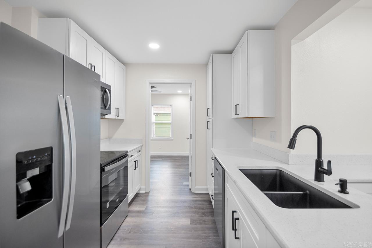 MEADOWBROOK - Residential
