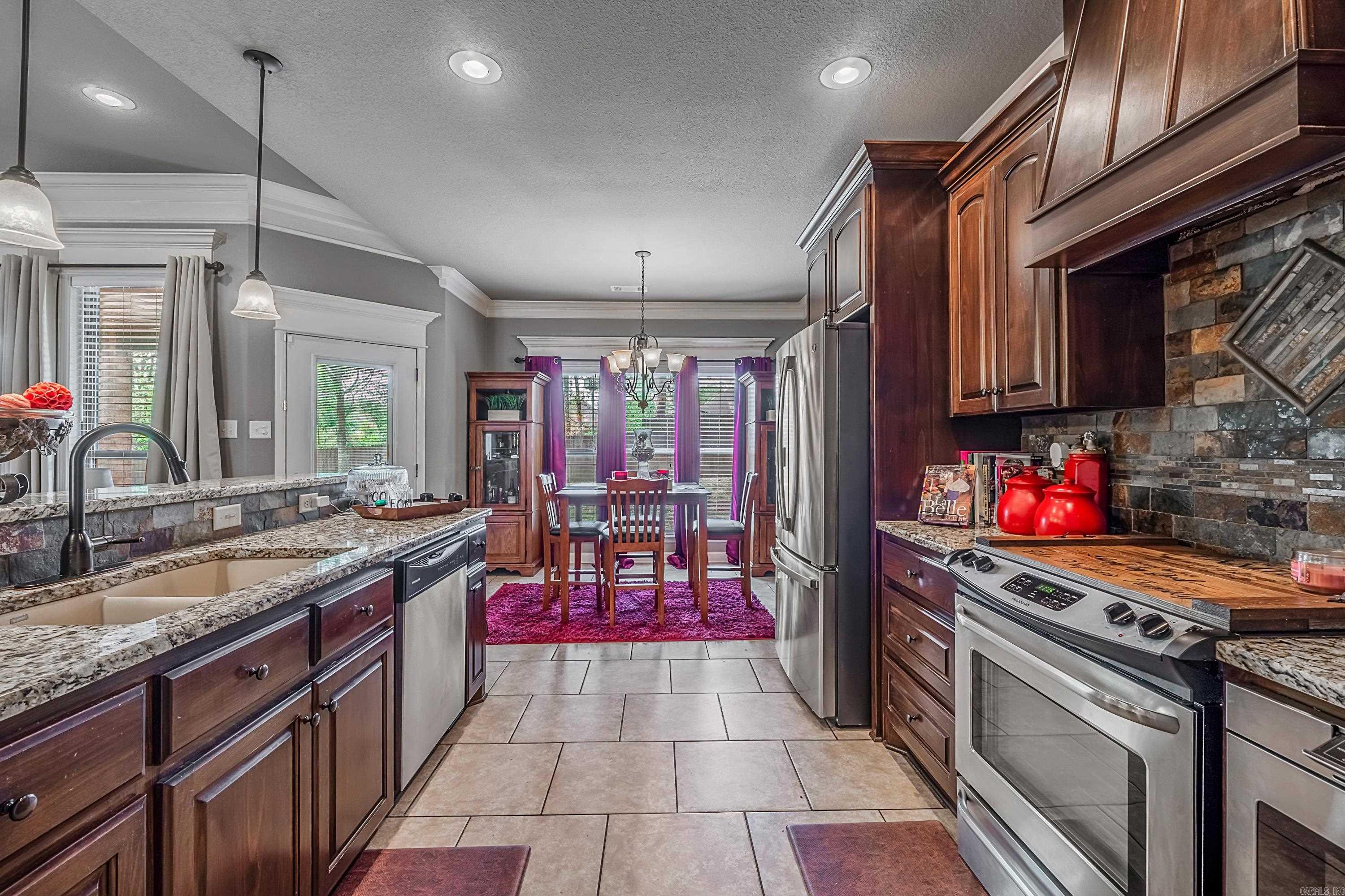 FOREST OAKS - Residential