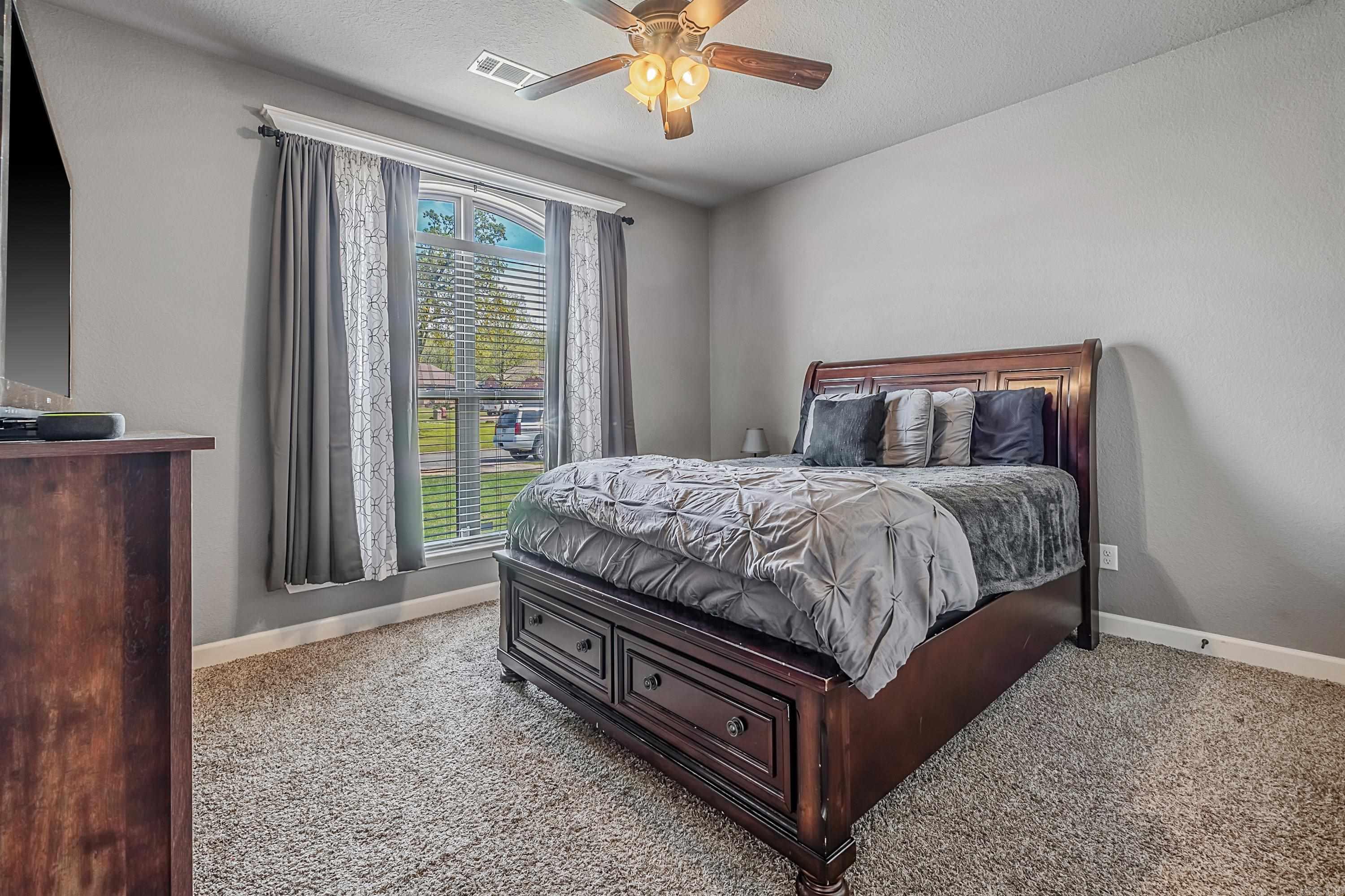 FOREST OAKS - Residential