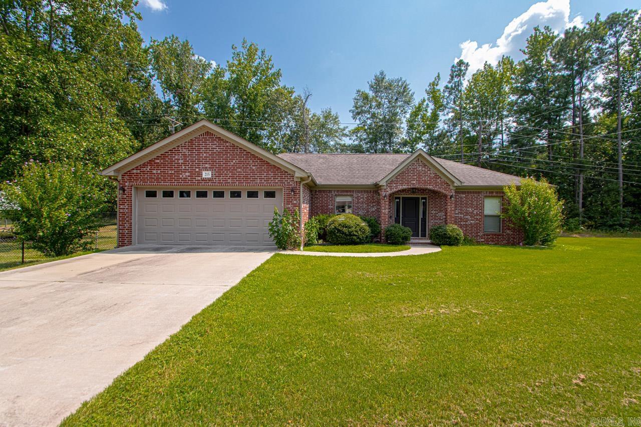Don't miss out on seeing this awesome home in Indianhead Lake Estates! Open floor plan with updated kitchen and bathrooms. Large corner lot that is fully fenced. Sit on the back porch and enjoy the view of a private pond. Roof, HVAC and Water heater are all 9 years old.