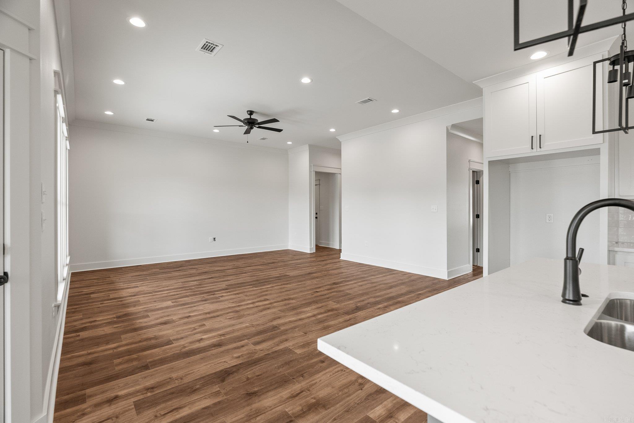 EAST MEADOW - Residential