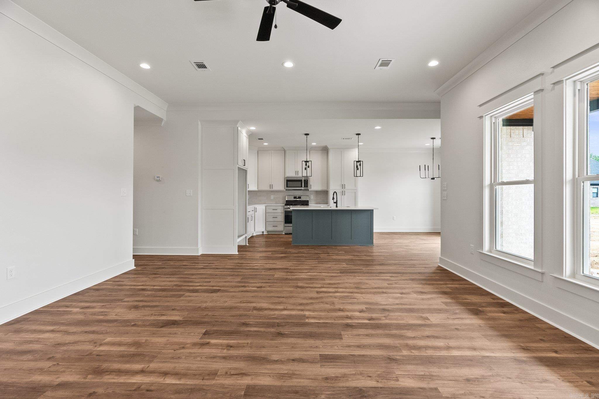 EAST MEADOW - Residential