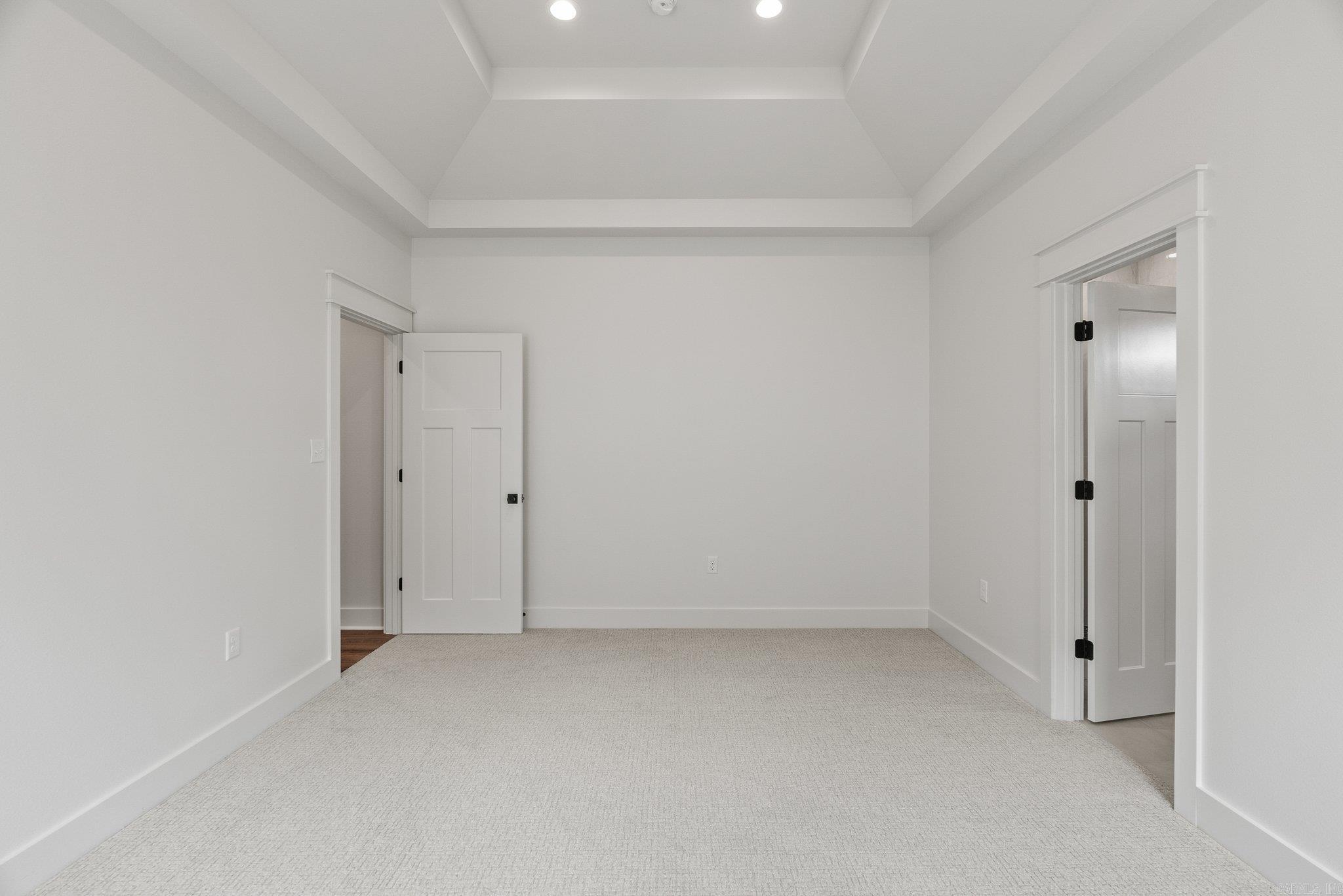 EAST MEADOW - Residential