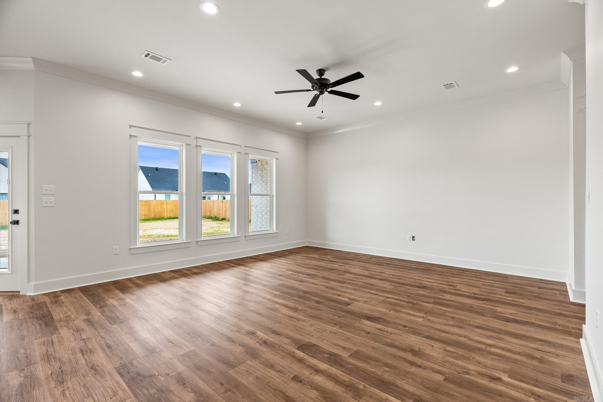 EAST MEADOW - Residential