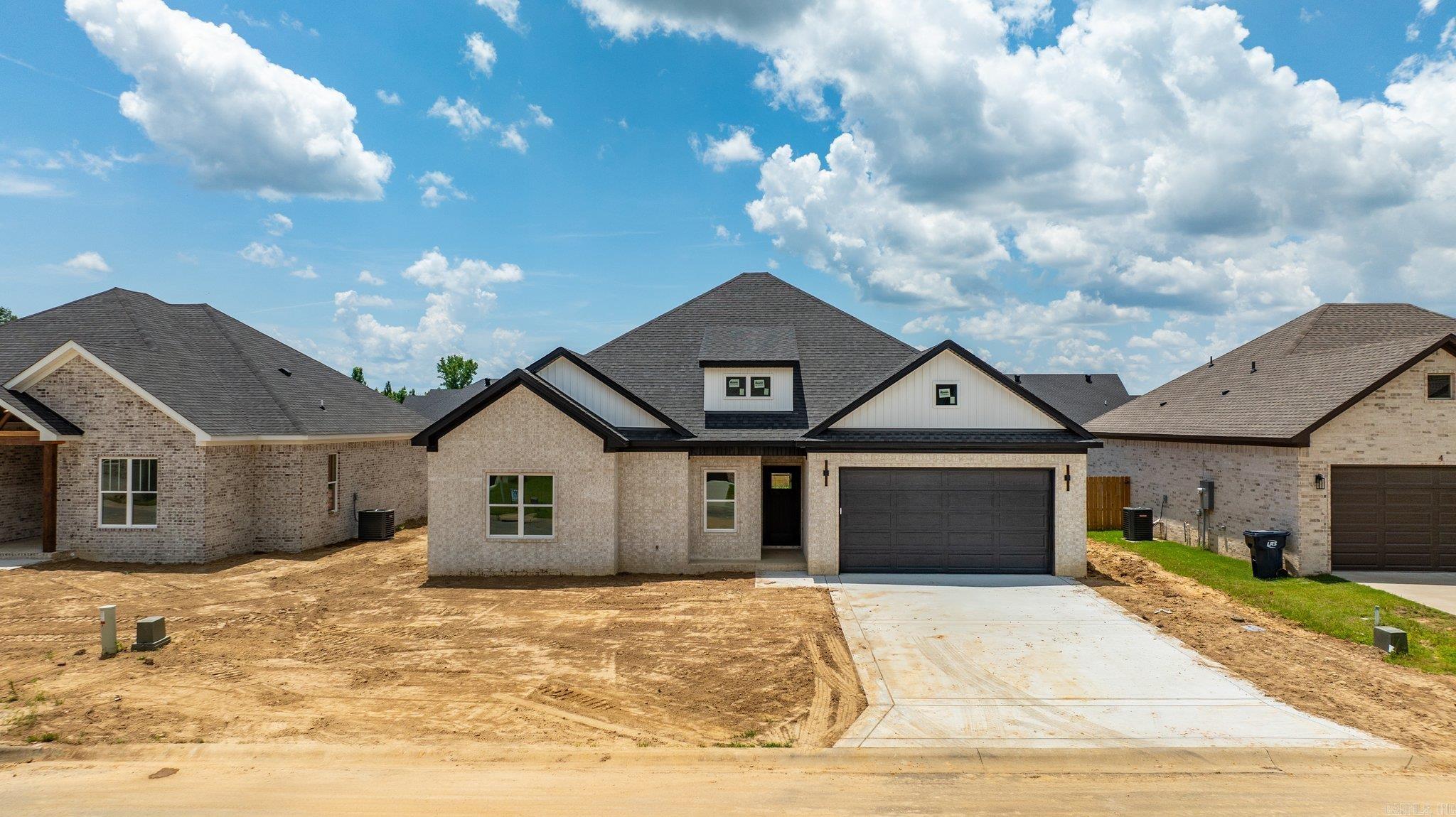 EAST MEADOW - Residential