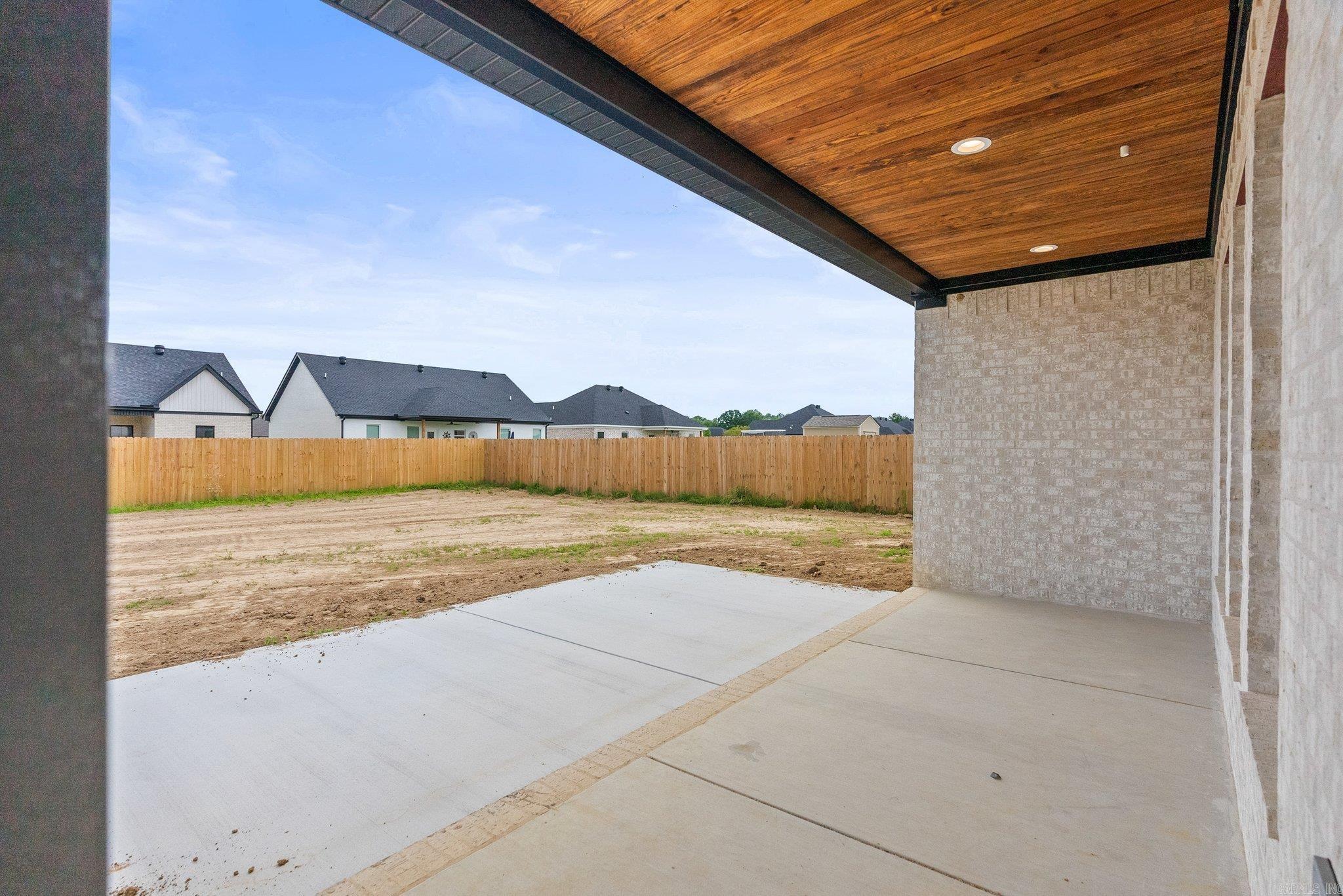 EAST MEADOW - Residential