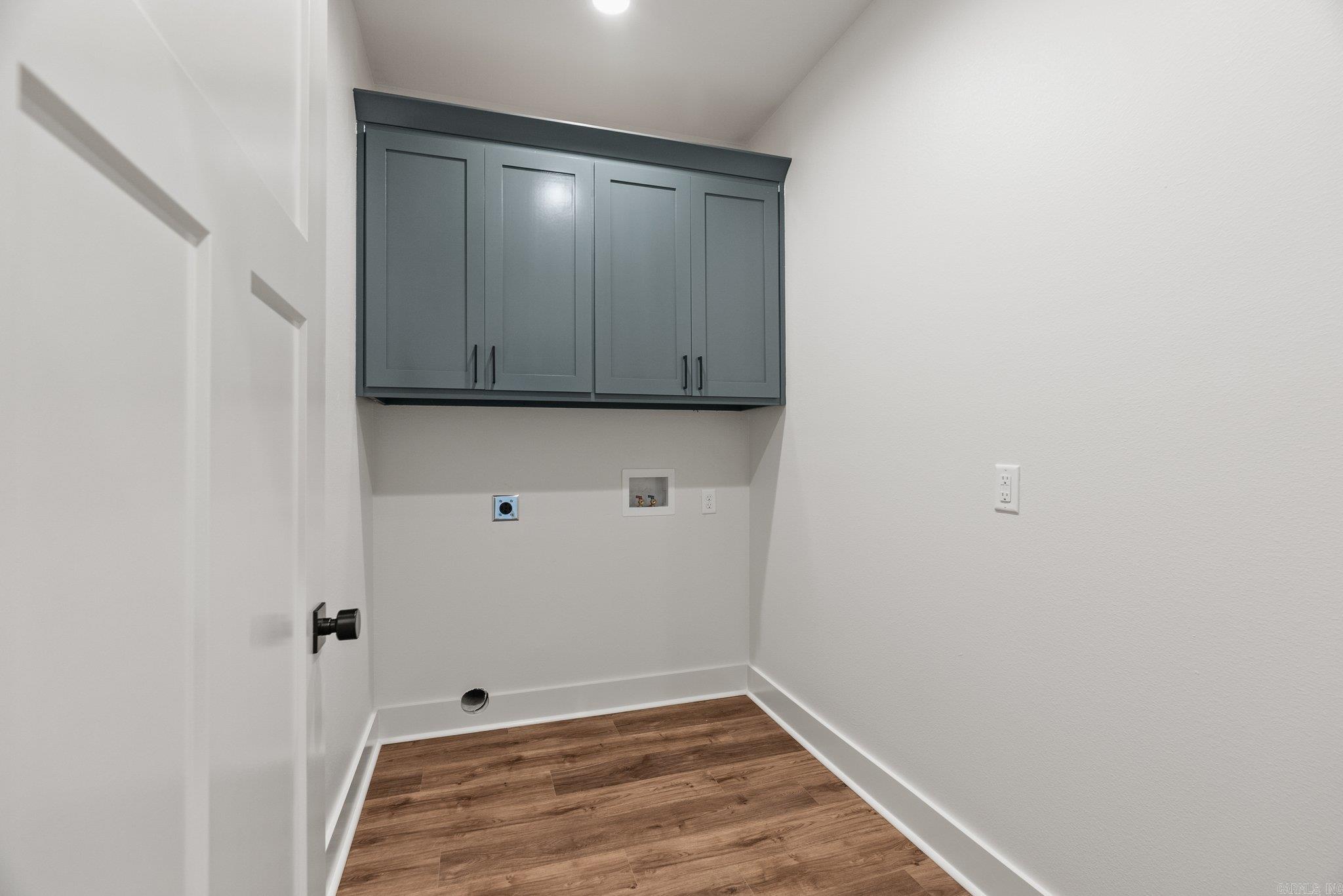 EAST MEADOW - Residential